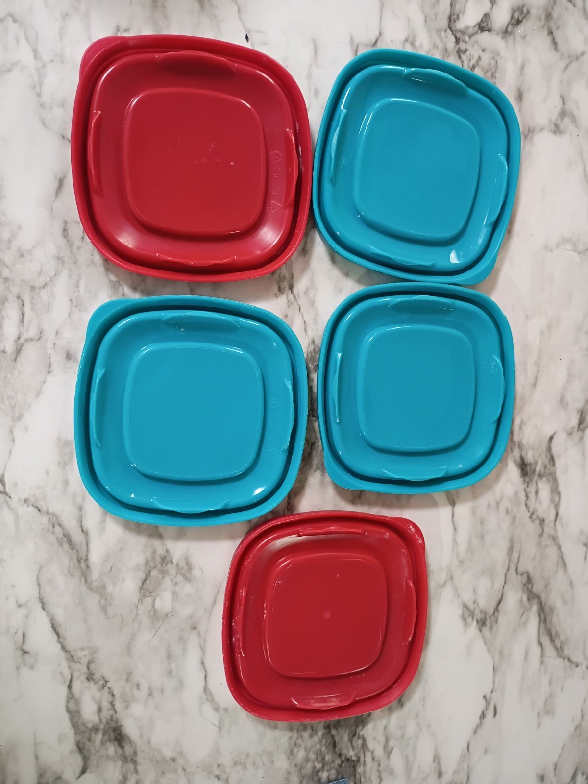 Rubbermaid Easy Find Replacement Red/Teal Container Lid 4.5inch. Set of 5