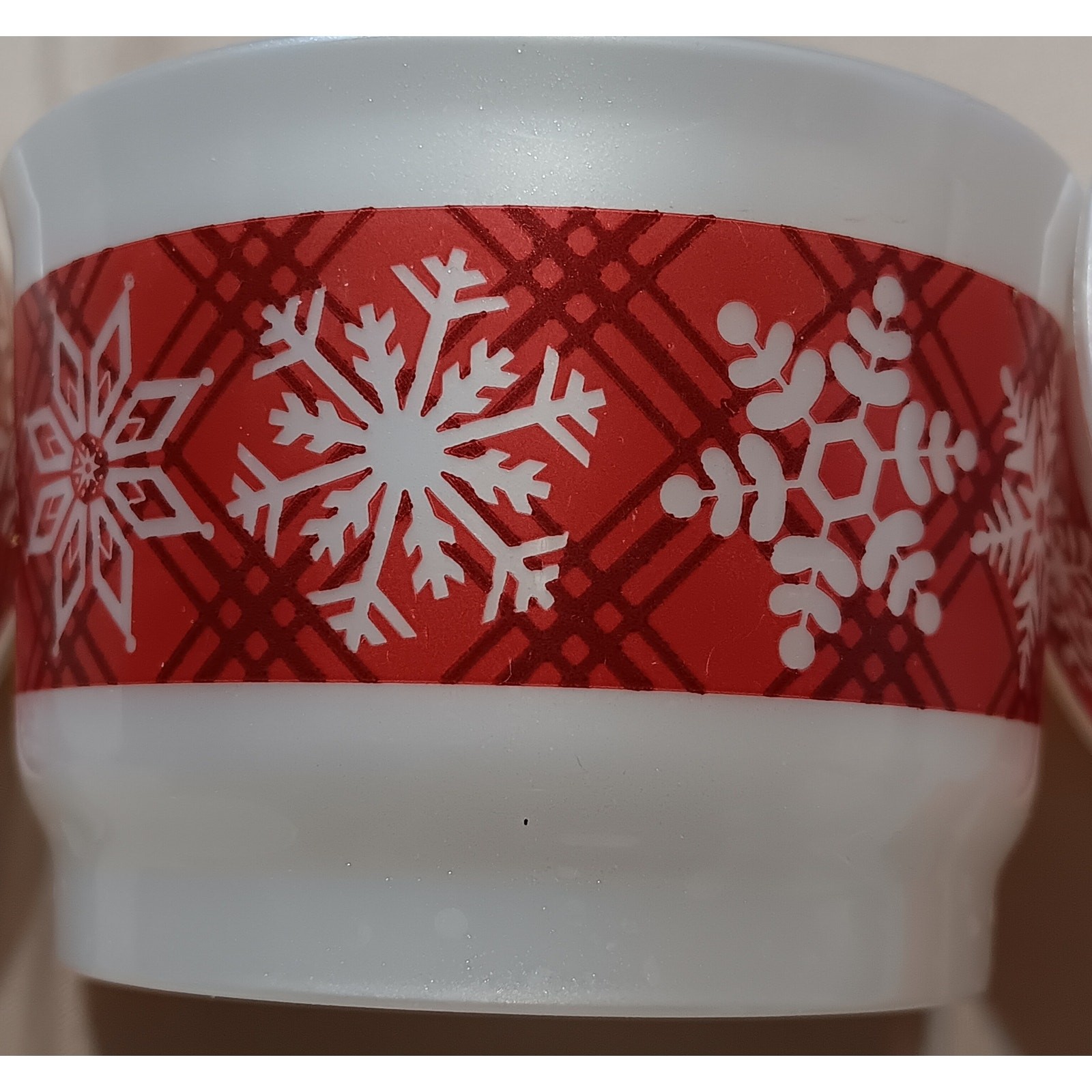 Tupperware Snow Place Like Home set, 4 oz. 3 Red & 3 Green w Lids NEW *Set of 6″