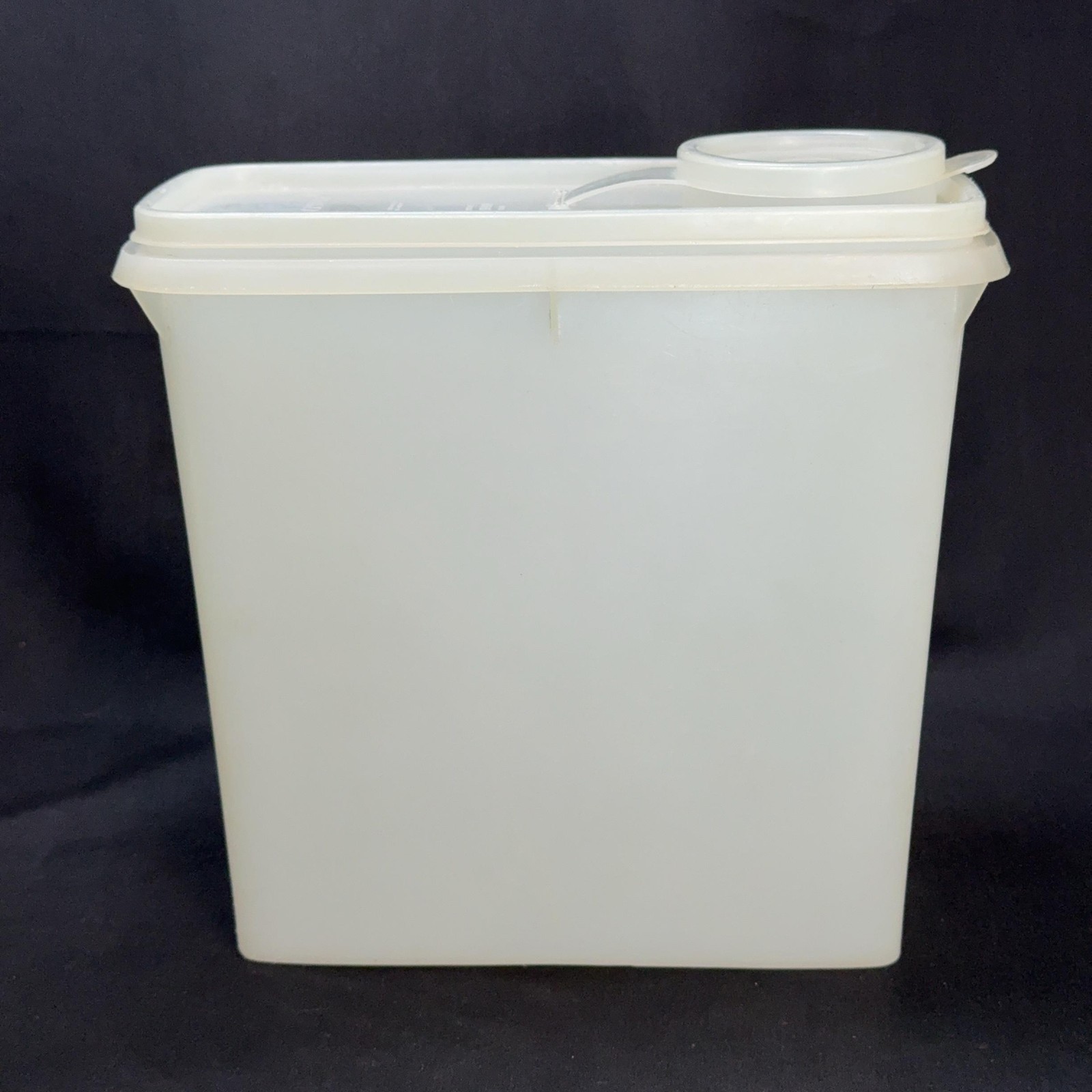 Tupperware Cereal Keeper Container Flip-Top Pour Spout Clear Plastic Storage USA