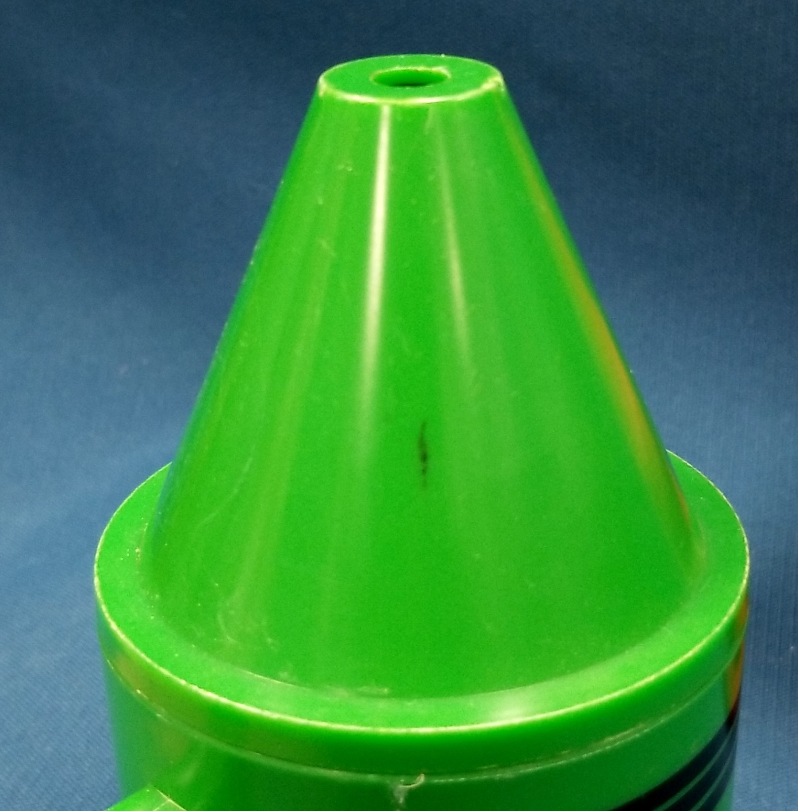 VTG Set of 4 Crayola Crayon Sippy Cups Funnel Lids Deka 1980s Hong Kong