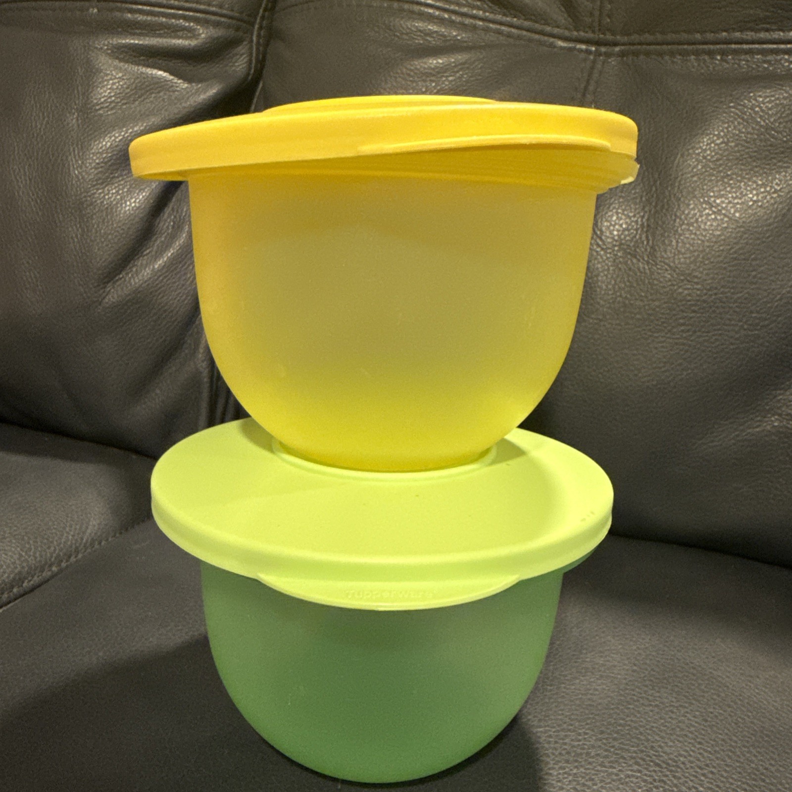 LOT of 5 Tupperware Bowls 228-5 and 3621B-with Lids Vintage!