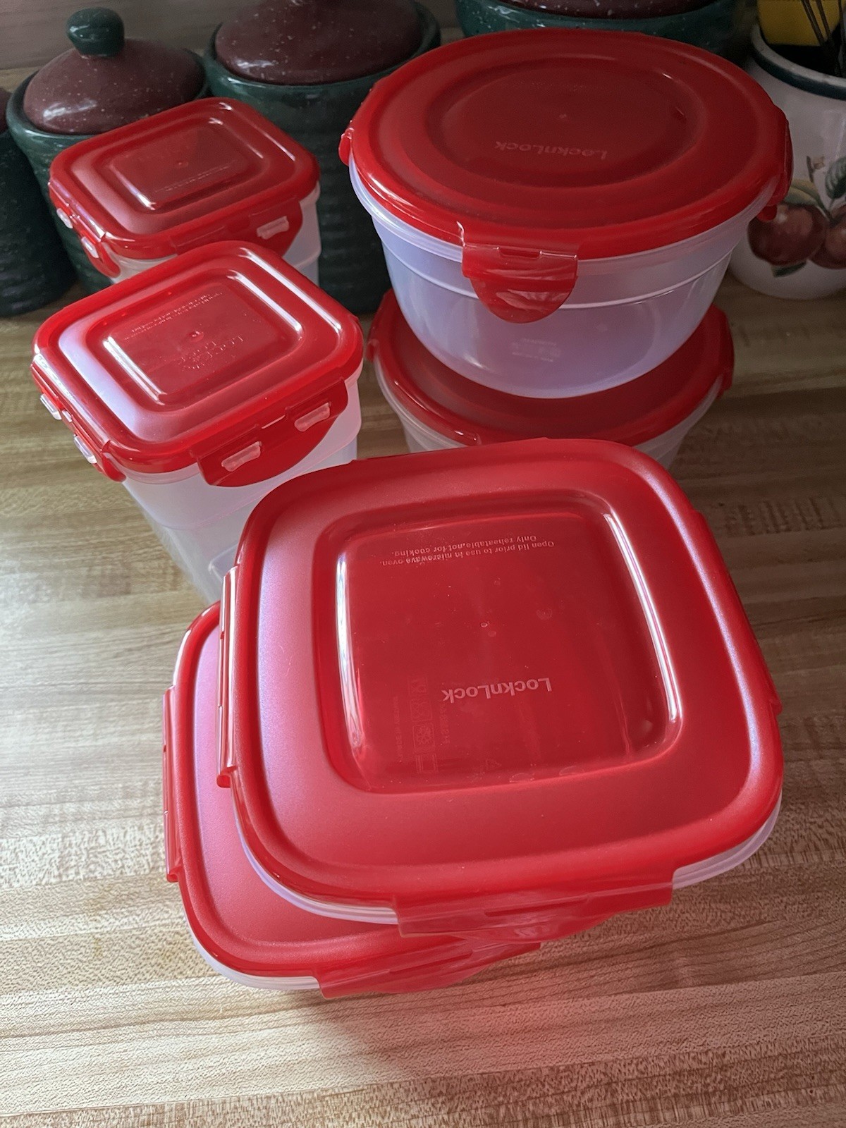 Lock N Lock Set of 6 Storage Containers, Red, NEW