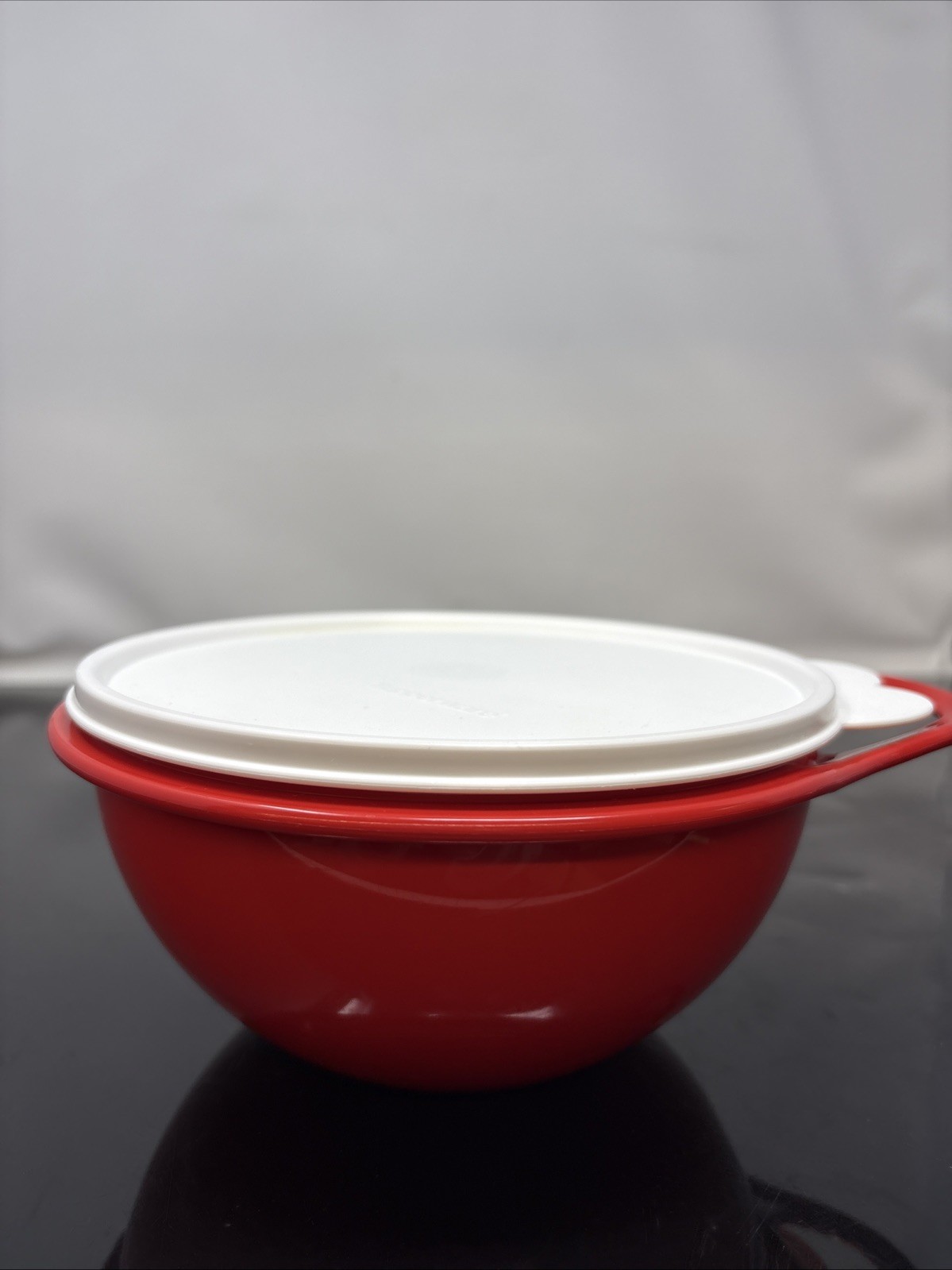 Tupperware Thatsa Bowl Mini 6 Cup Mixing Container Red White Seal