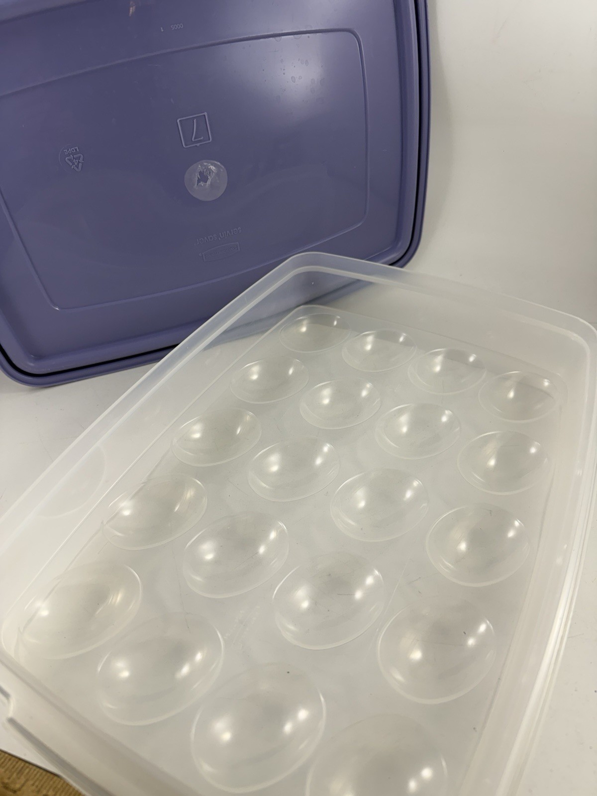 Vtg Rubbermaid Servin’ Saver 20 Deviled Egg Keeper Container w/Lavender￼ Lid #70