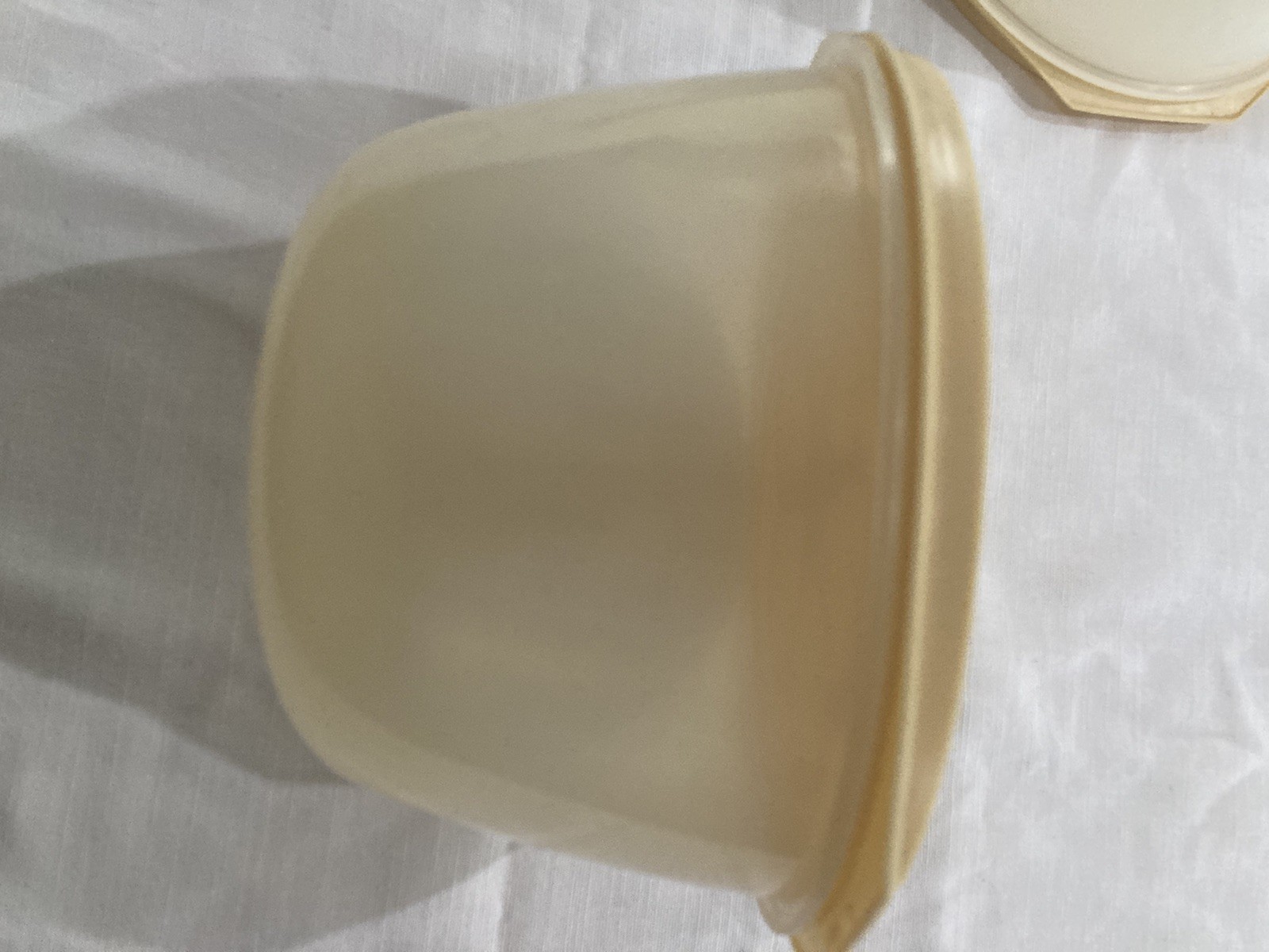 Vintage Rubbermaid Storage Nesting Bowls Set of 3 W/ Daisy Almond Lids