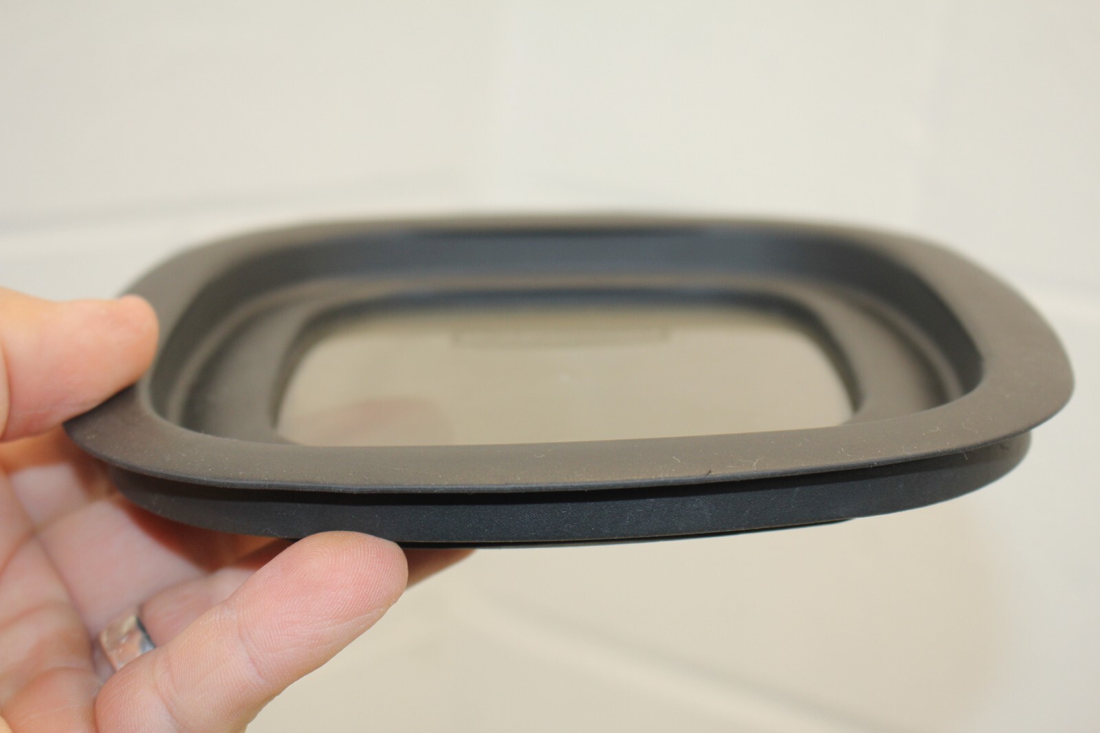 Rubbermaid Storage Container Replacement Lid ONLY 10M3M4 Black w/ Window 7″