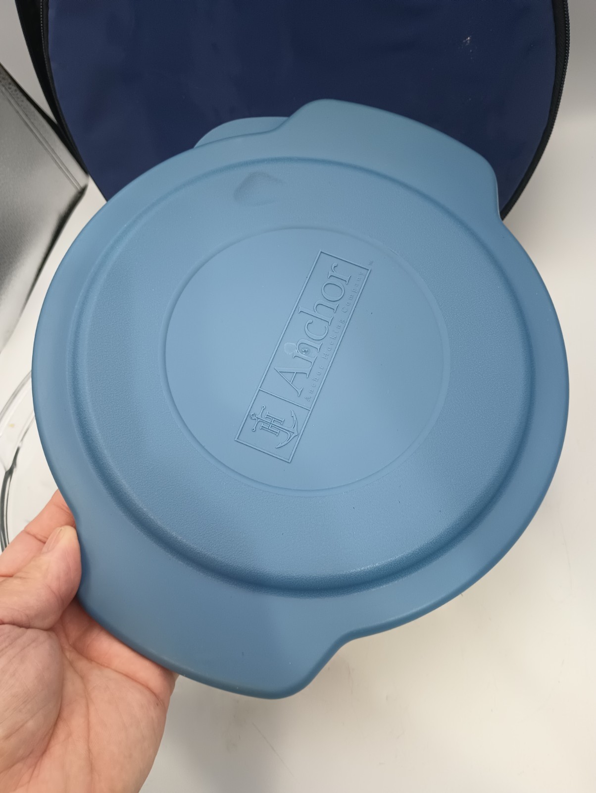Anchor Hocking Insulated Carry Bag Food Carrier Glass Round Casserole 2 qt.