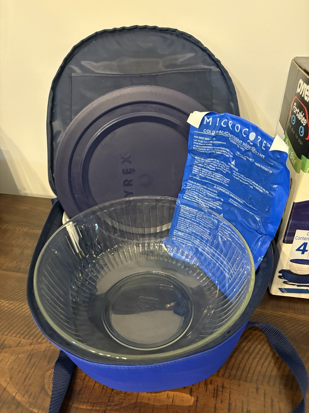 Pyrex Portables 4.5 Qt Party Size Insulated Food Carrier 4 Piece Set – 1998