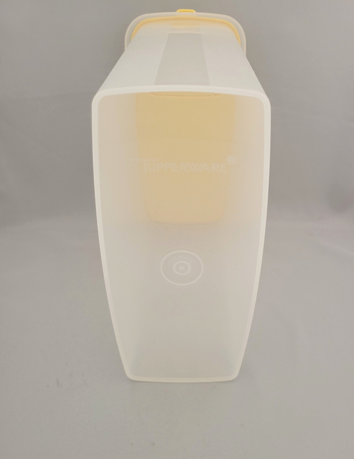 Tupperware 1588 Store & Pour 20 Cup Cereal Keeper Container Yellow Pour Lid 1589