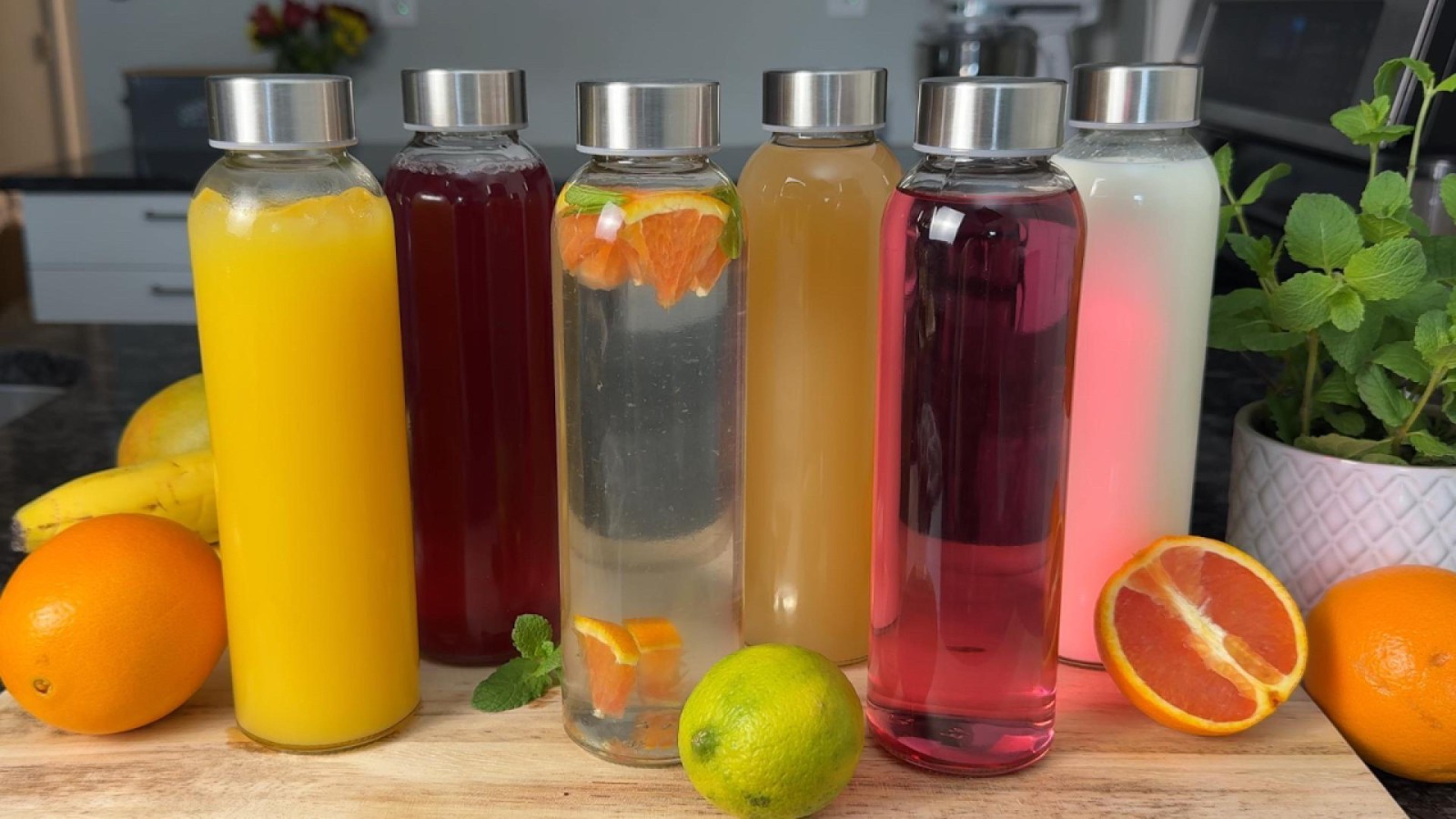 18 oz Reusable Glass Juice Bottles with Lids – Airtight Stainless Steel Caps, 6-