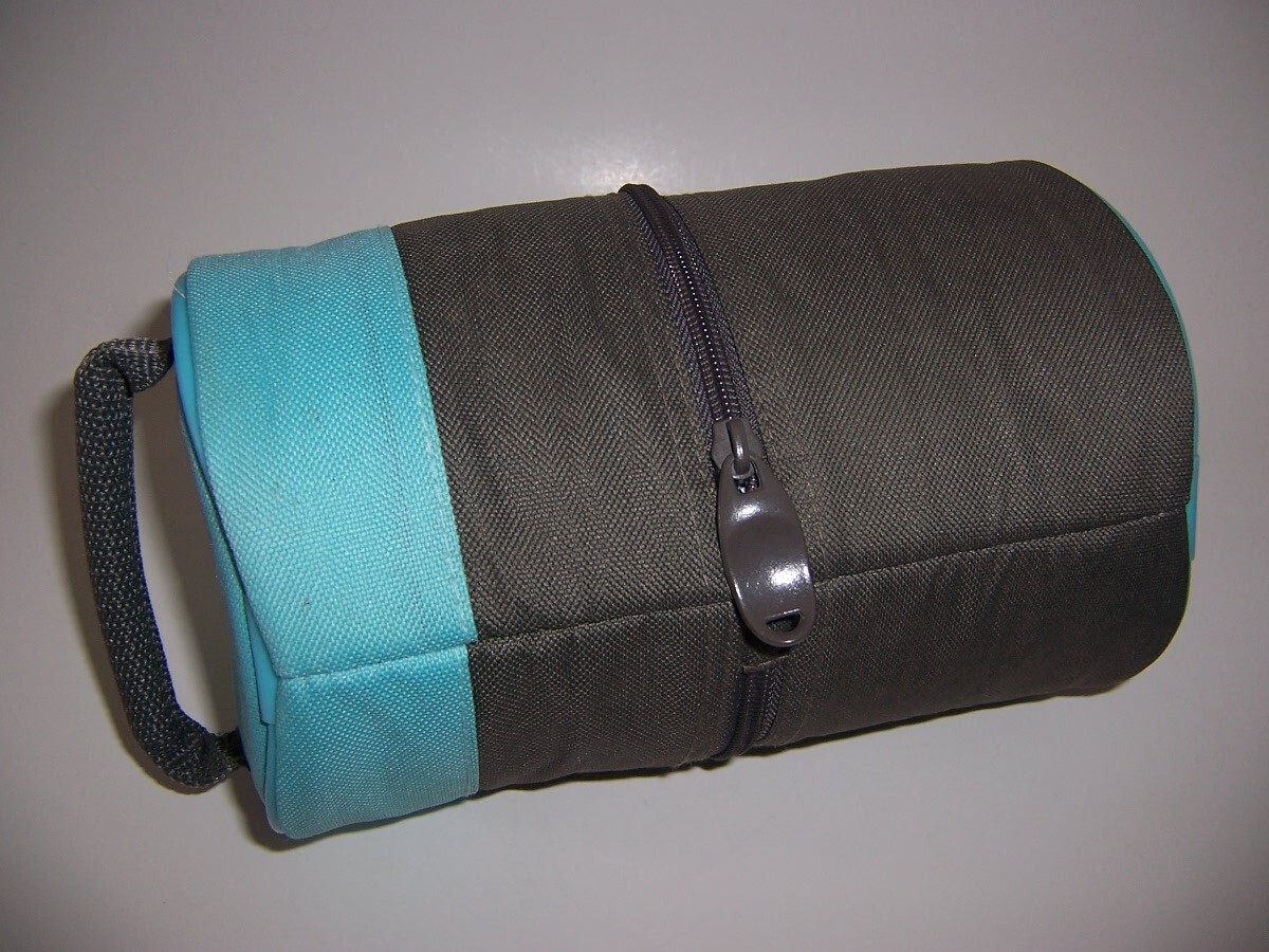 Tupperware Meal Solutions To Go Set Insulated Bag With 4 Microwave Safe Bowls