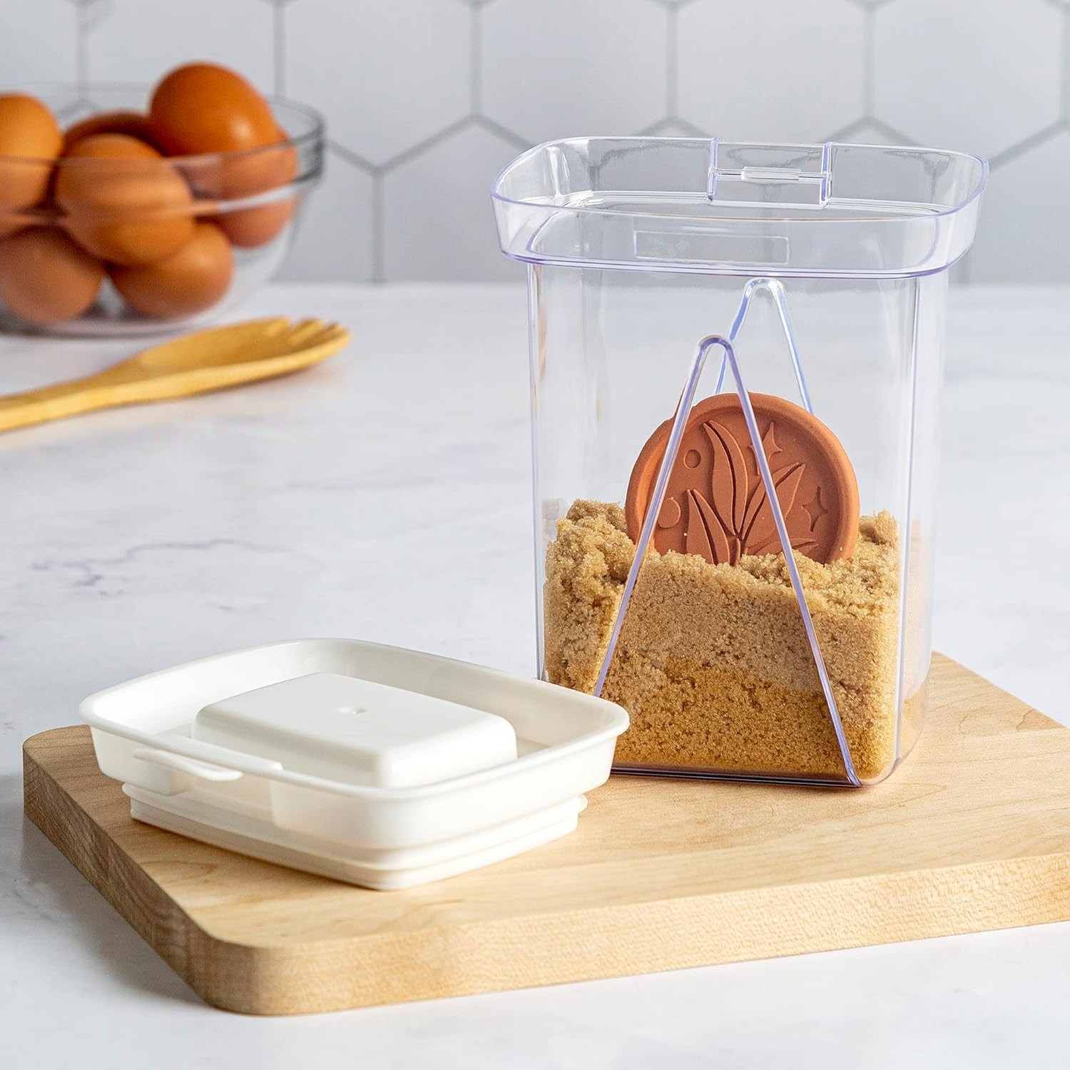 Brown Sugar Saver & Softener Disc with Airtight 1-Quart Food Container
