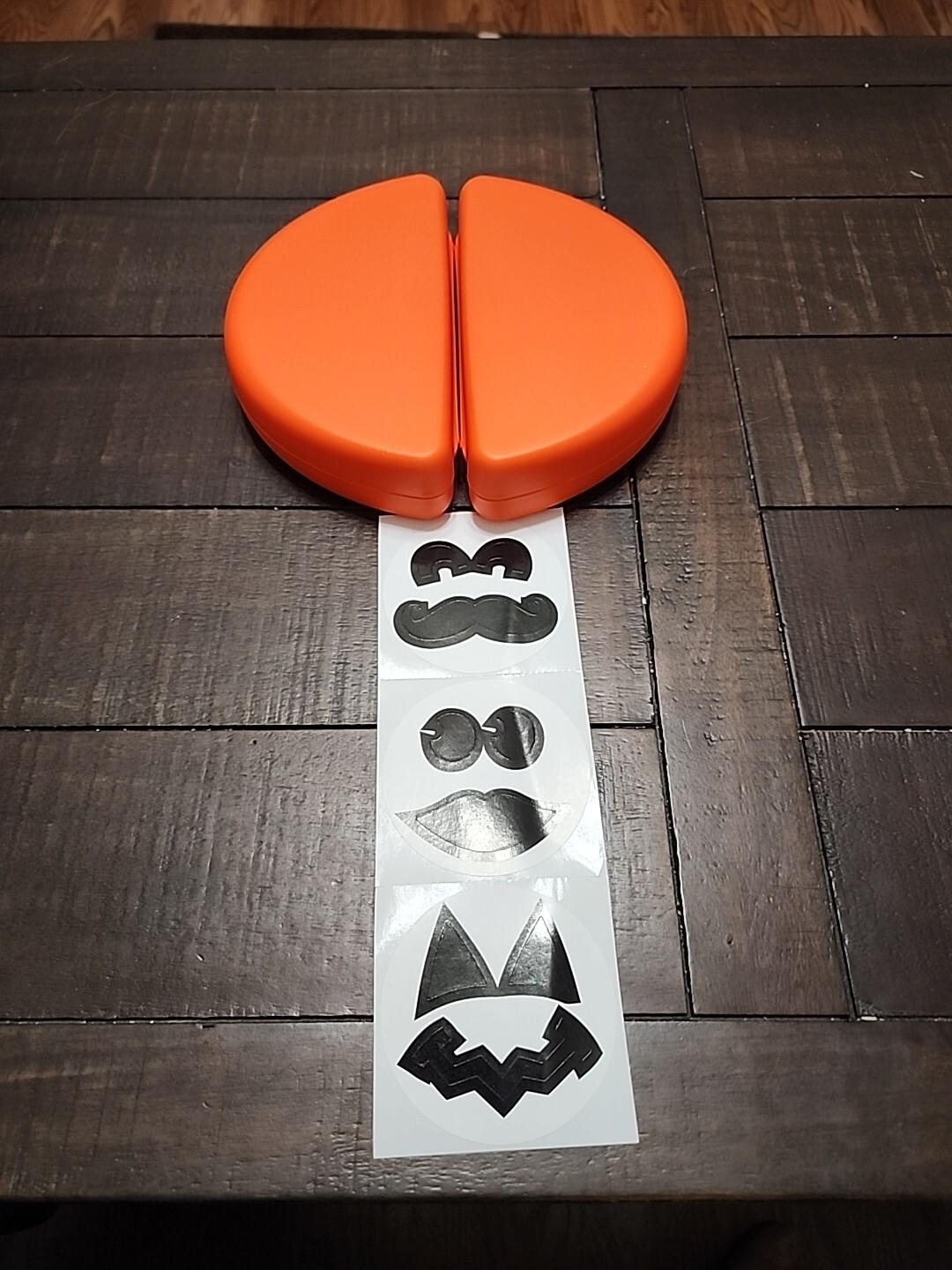 NEW! 2 Tupperware Orange Hinged Empanada Pie Half Circle Keeper, Halloween Stick