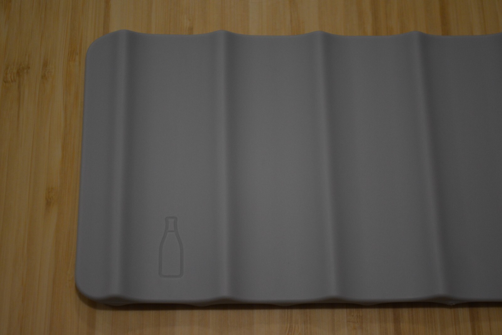 OXO SoftWorks Refrigerator Beverage Mat for Cans & Bottles Bottles Gray, NEW