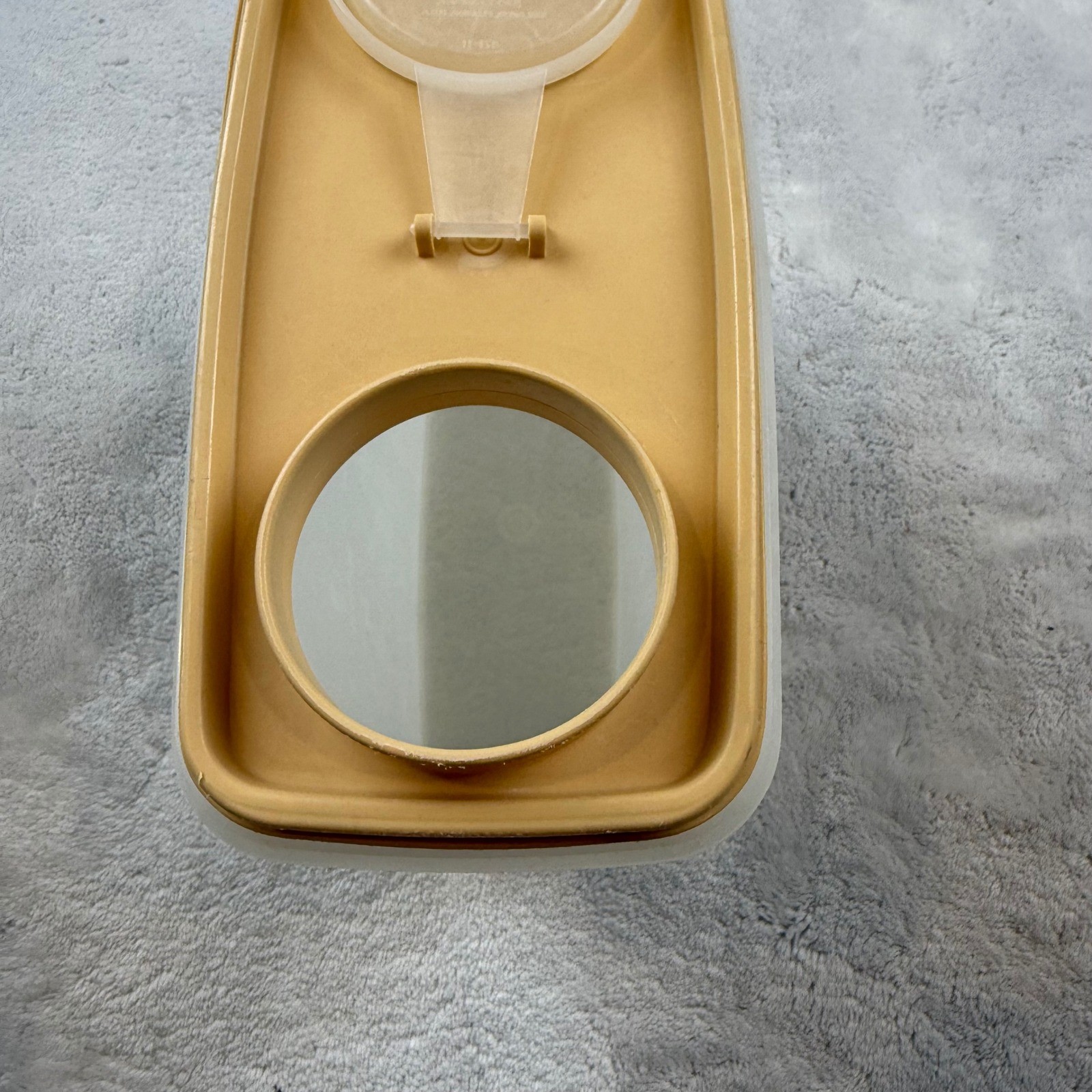 Tupperware Cereal Dispenser Container Tall Beige Lid Pour Spout 471-11
