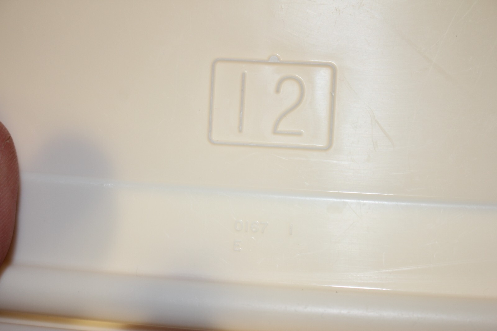Rubbermaid Servin Saver #12 Rectangle Almond Replacement Lid Seal Cover 0167 EUC
