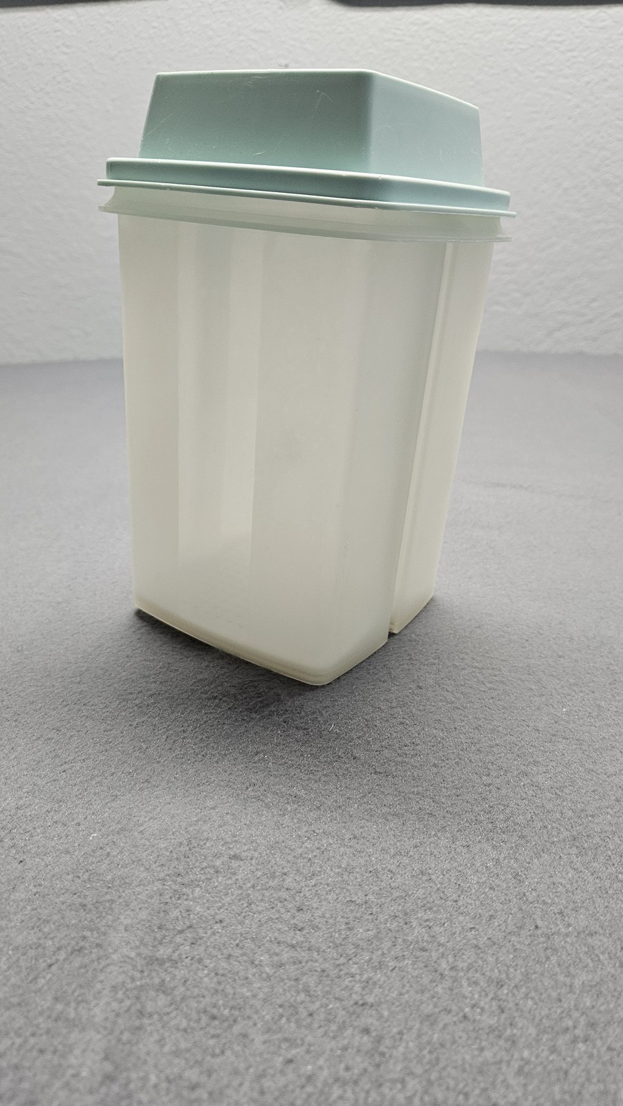 Vintage Tupperware Square-R-Round Container 1640-1 with Drainer Insert & Seal