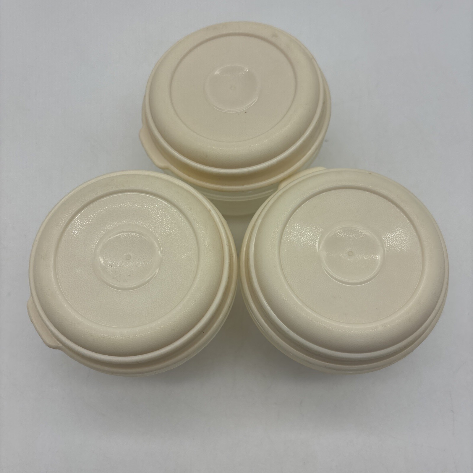 SET OF 12 – VTG. RUBBERMAID SERVIN SAVER – CONTAINERS & LIDS Mult Size Shape