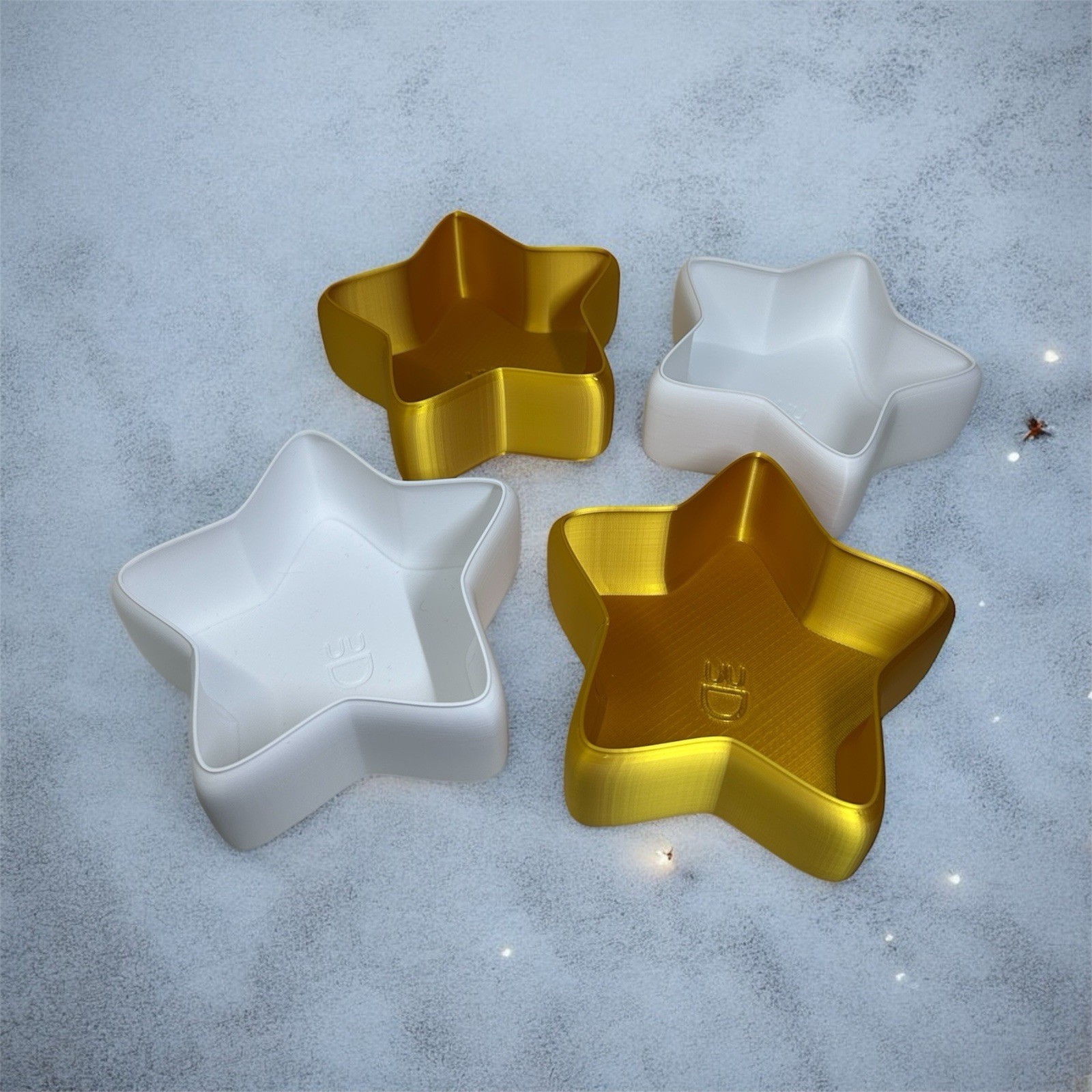 Star Trays Set Of 4 Brand New Collection Gold And White New