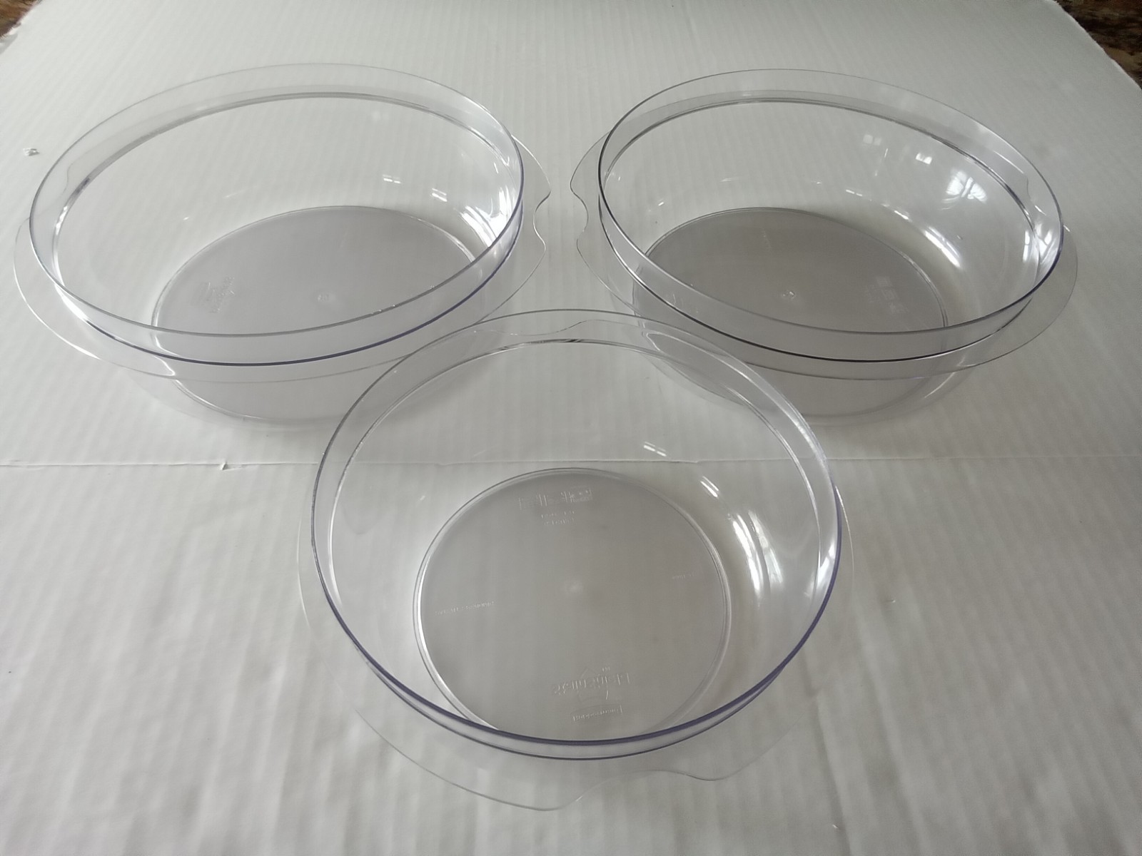 Rubbermaid Stain Shield Containers Round Set 2 of 10.5 cups and 1 of 6.3 Cup Vtg
