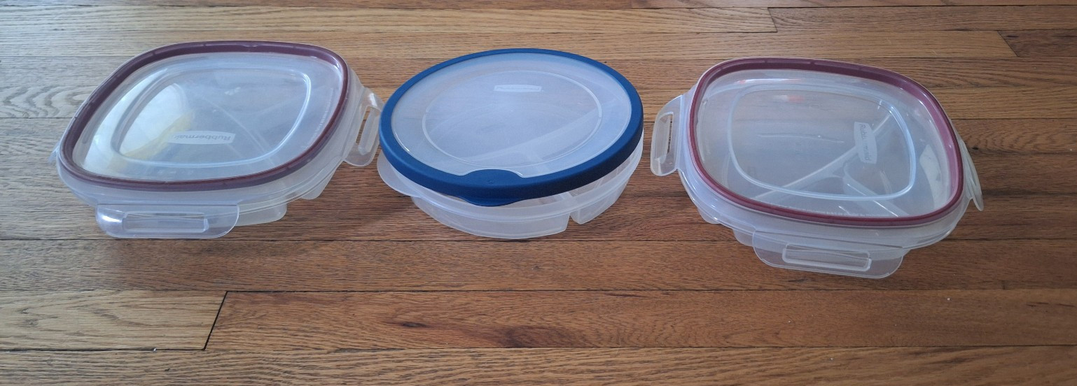 Lot of 3 Rubbermaid Lock-Its Divided Plastic Food Containers USA w/bonus item