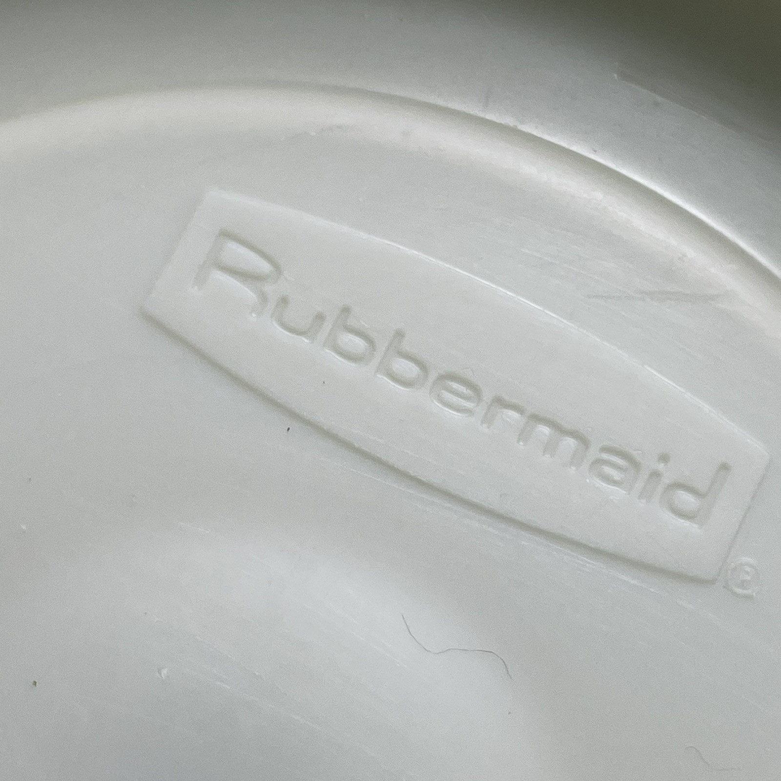 Rubbermaid Servin Saver – Replacement Lid – #1 – Almond – Round – Lid Only