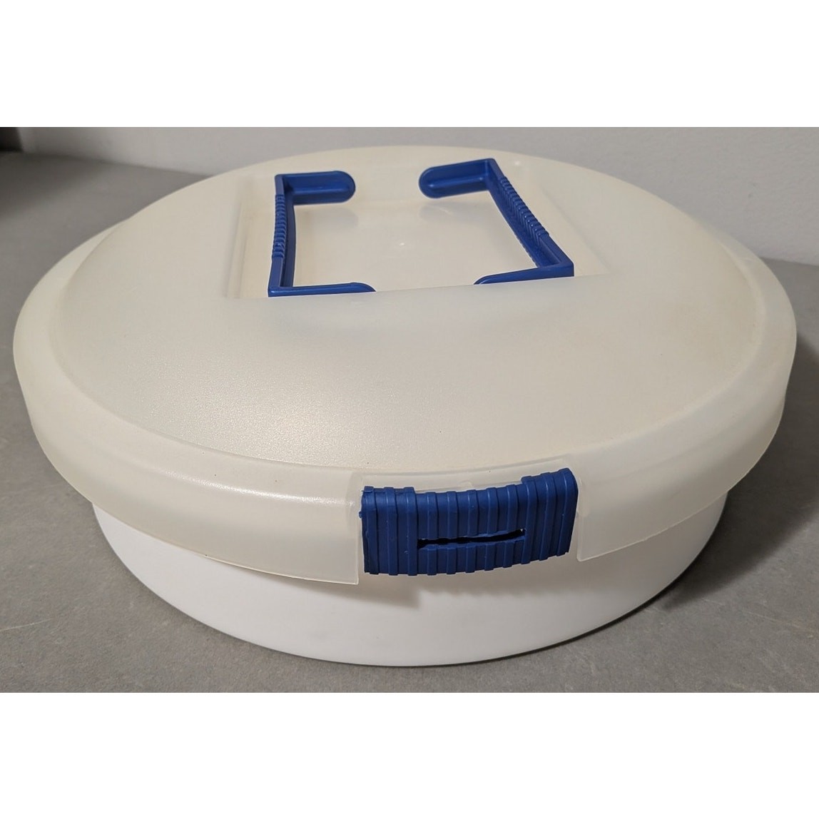 Iris Schwartz Round 3-in-1 Cake, Cupcake & Deviled Egg Carrier