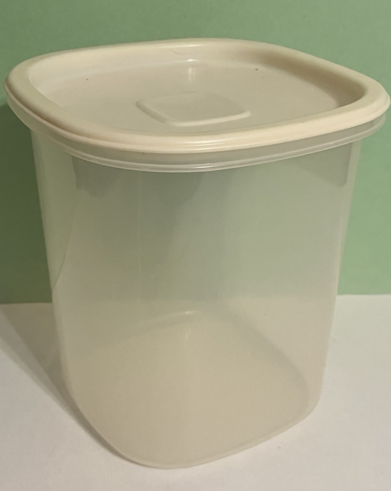 Vtg Rubbermaid Servin Saver Canister#6 Food Storage Container 12 Cup Almond Lid