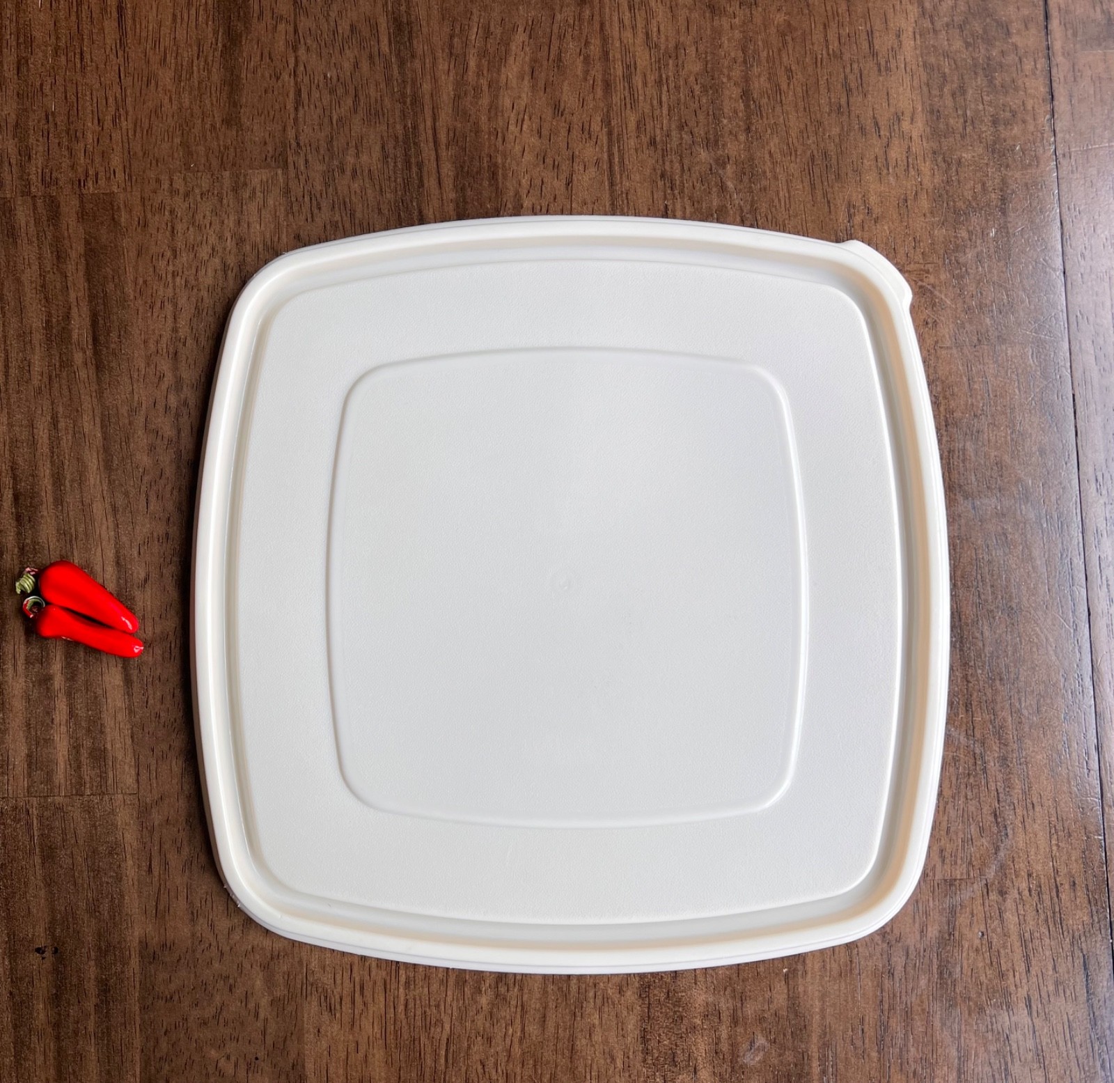 Vintage Rubbermaid Servin Saver #4 Square Lid 0015 Replacement Snap Cover 10.25″
