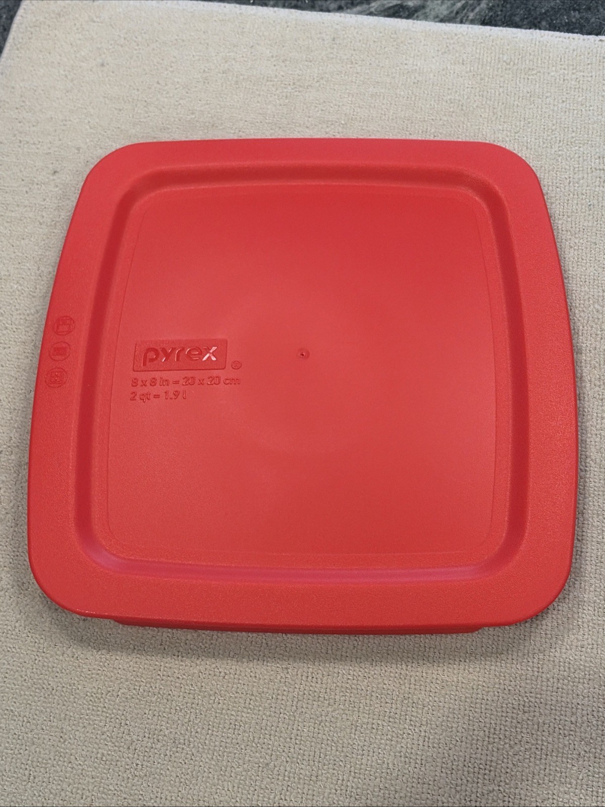 Pyrex C-222-PC 2qt 8 X 8 Poppy Red Easy Grab Plastic Lid
