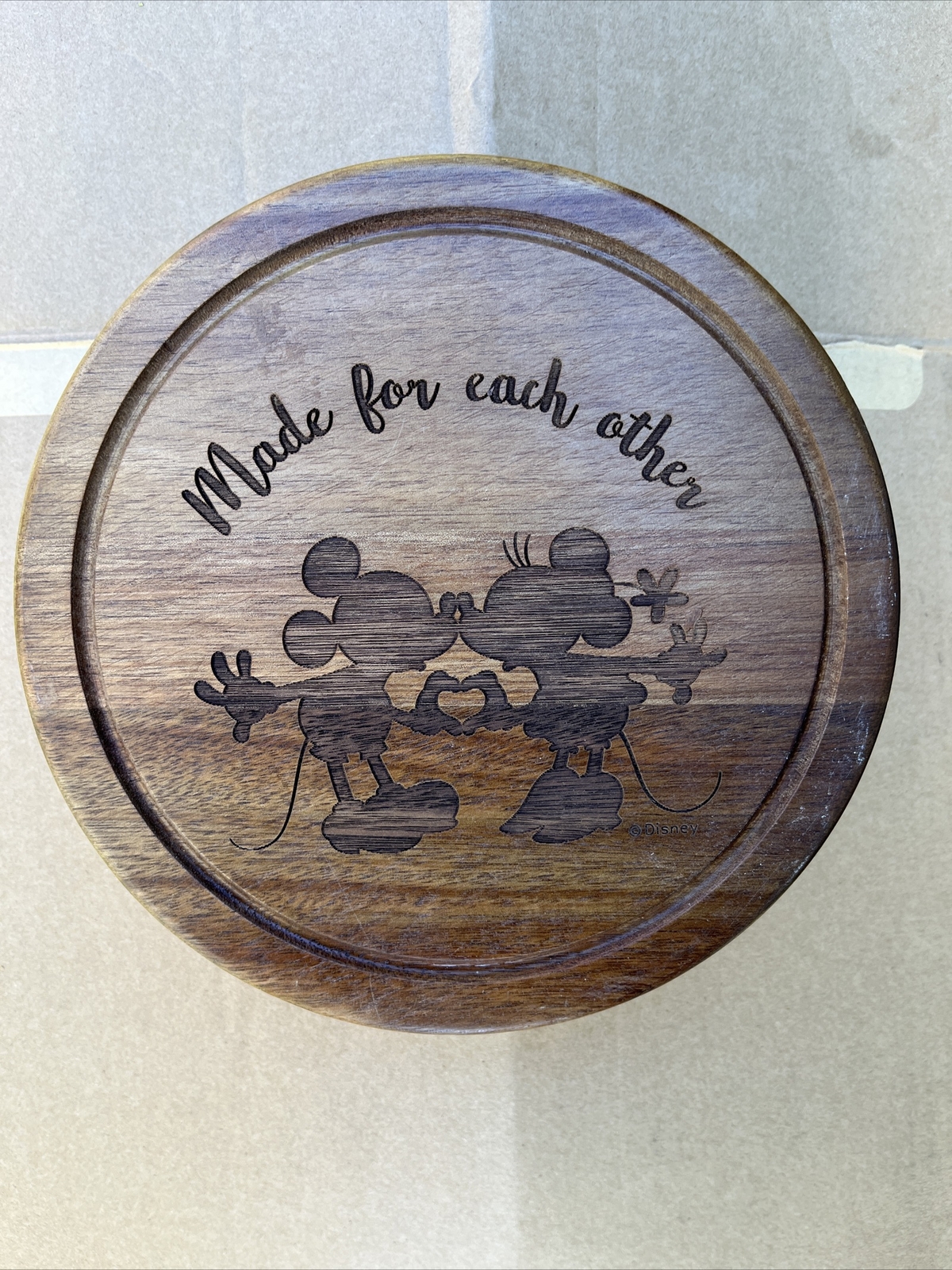 Disney Classics Mickey and Minnie Mouse Brie Acacia Wood Cheese Board Set New