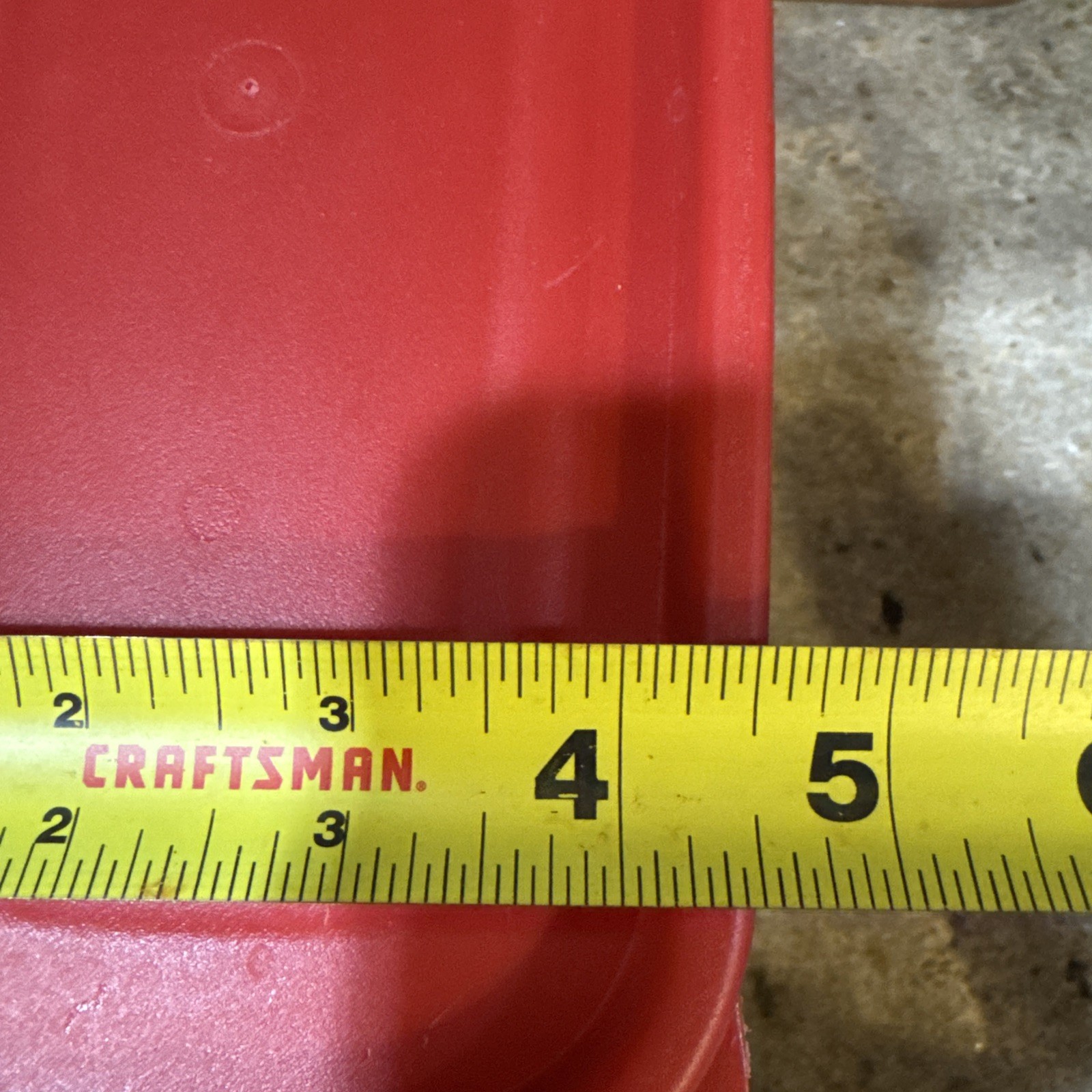 Rubbermaid 7N04 Red 21 21.1 Cup Dry Food Storage Container with Lid