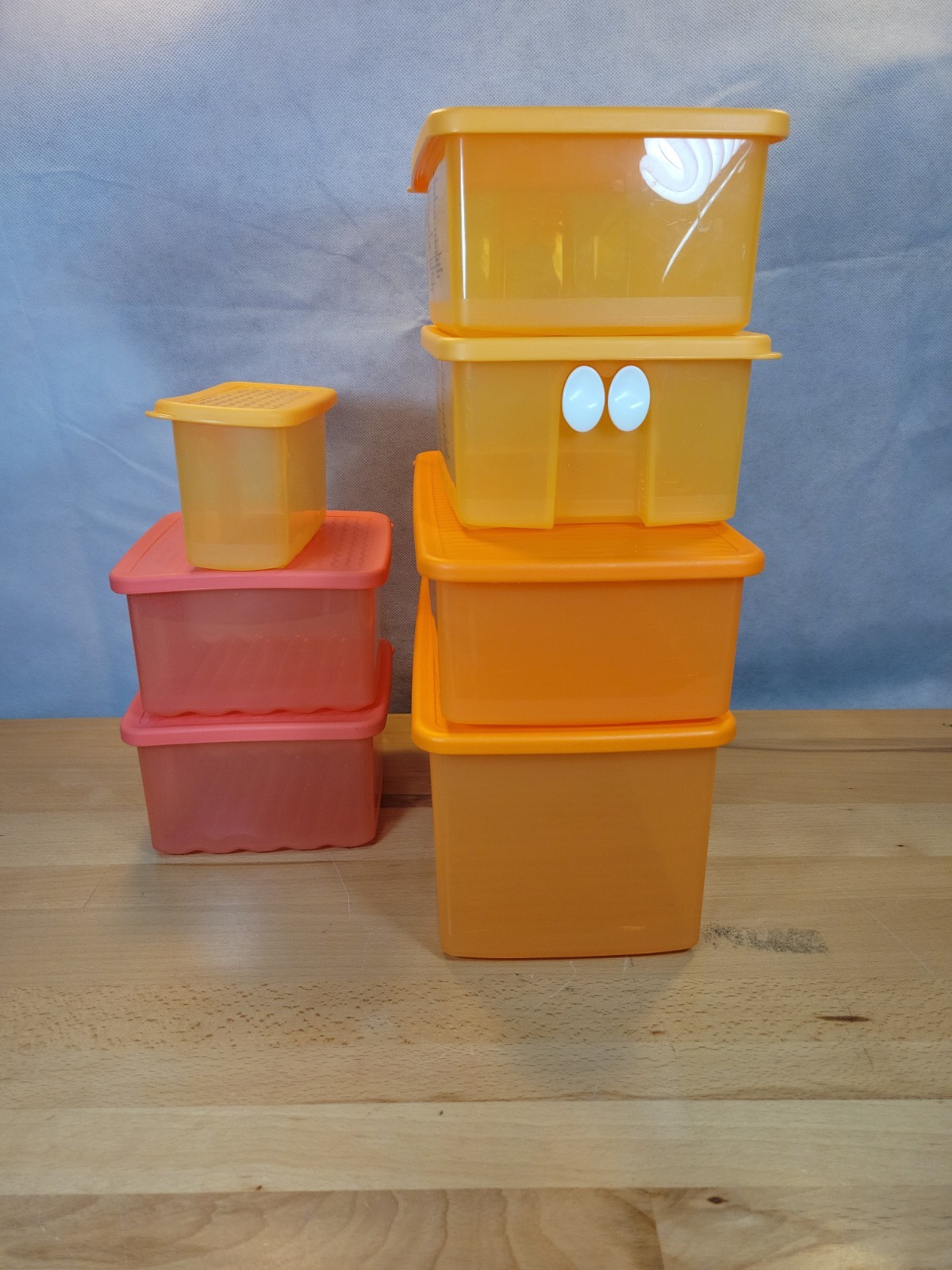 Tupperware Fridge Smart Vented Containers set of 7 with lids orange red