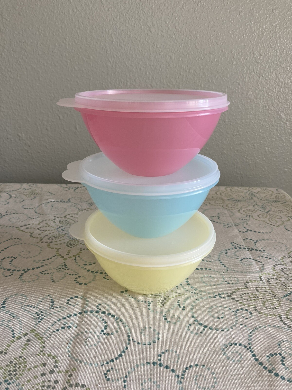 Tupperware Small Wonderlier Bowls 3-Pc. Set 2-cup/500 mL bowls with liquid-tight