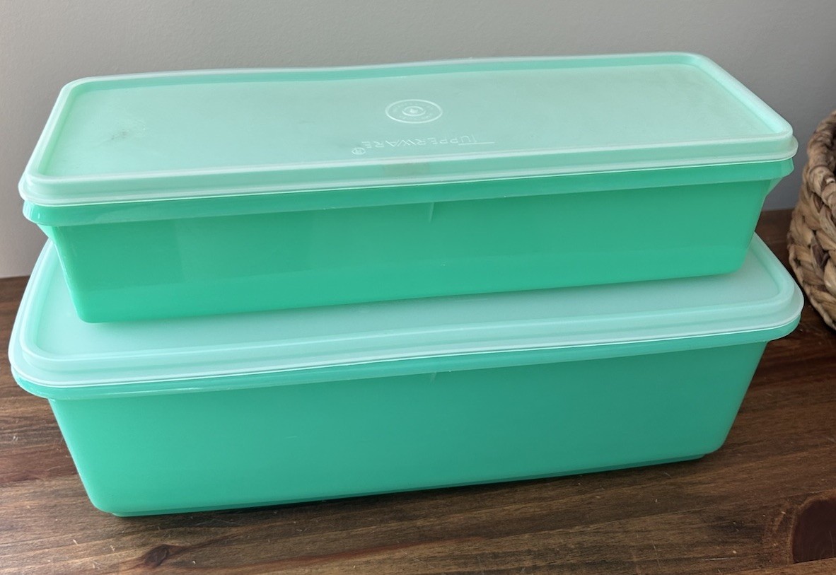 Vintage Tupperware Green Celery Keeper Vegetable Crisper With Grate Lot Of 2