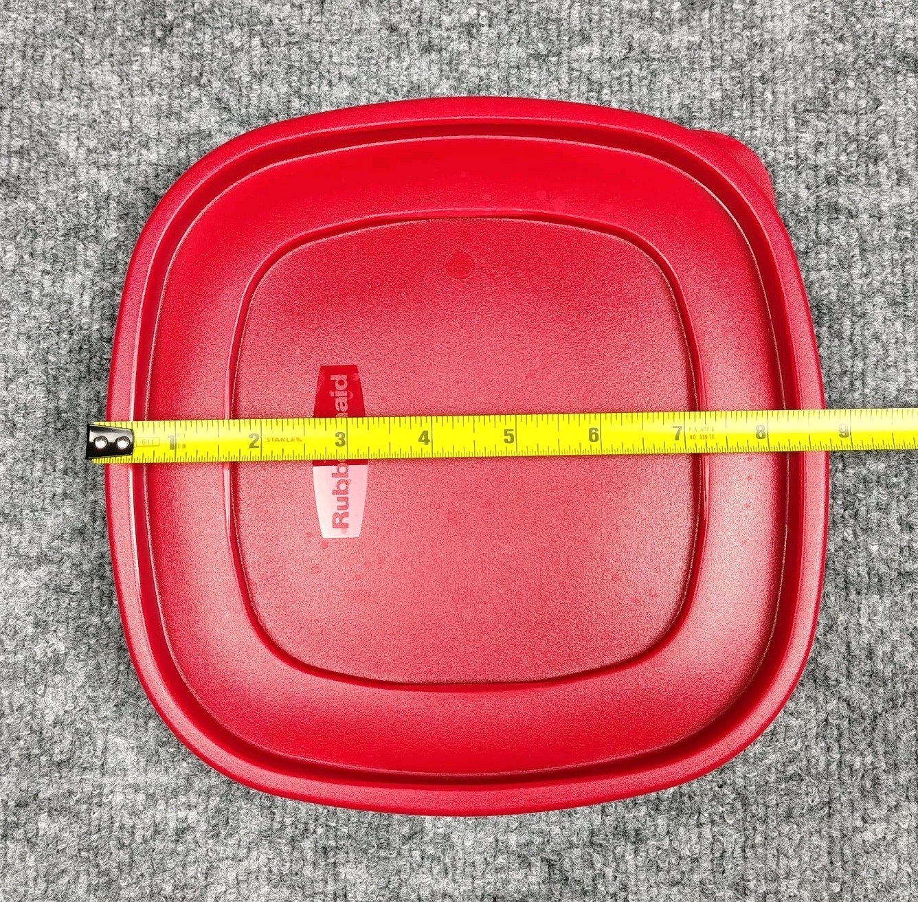 Lot Of 2 Rubbermaid 7J70 Easy Find Red Food Container Replacement Lids ONLY