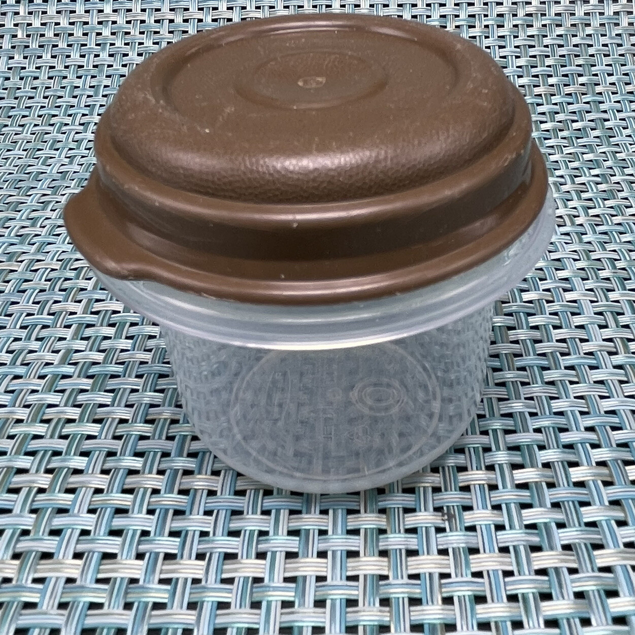 Rubbermaid Servin Saver Small Round Container Brown Lid #0 1/2 Cup Vintage