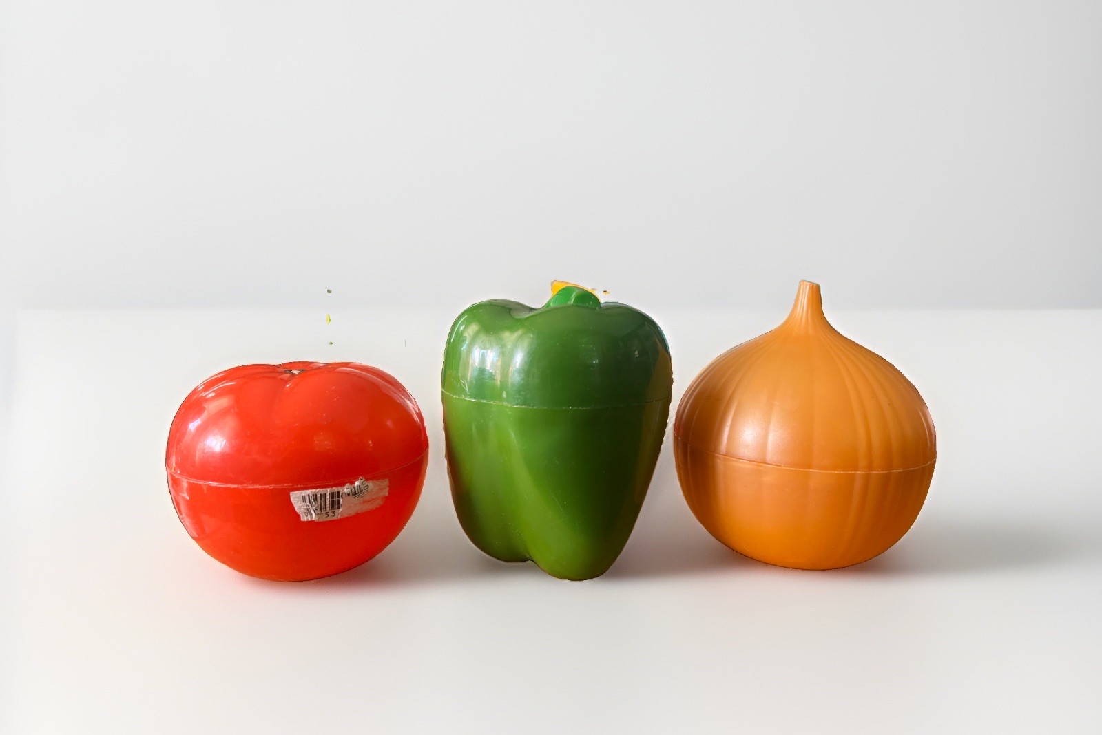 Lot of 3 HUTZLER PRODUCE SAVERS – ONIONS, PEPPER & TOMATOS NEW