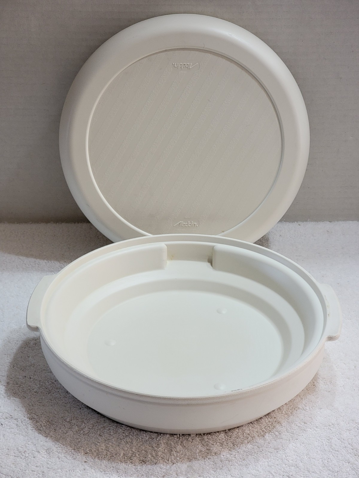 Vintage Aladdin Tempreserve Insulated Round Hot Cold Food Pie Carrier IPC550 EUC
