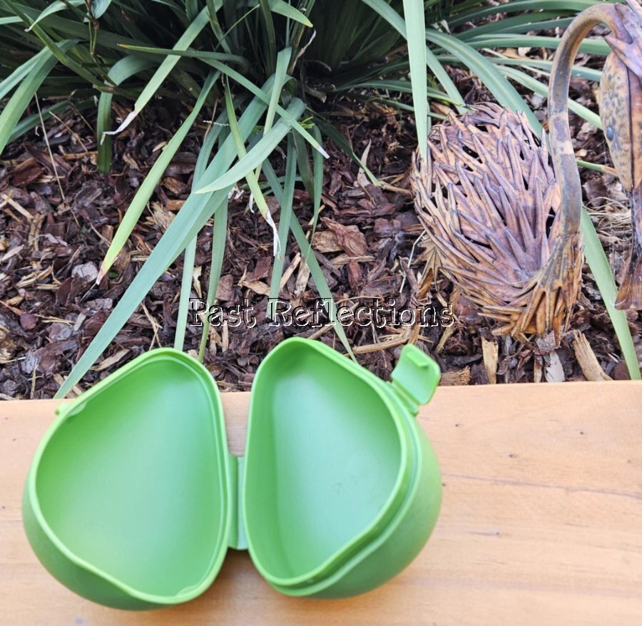 TUPPERWARE AVOCADO FORGET ME NOT KEEPER STORER GREEN