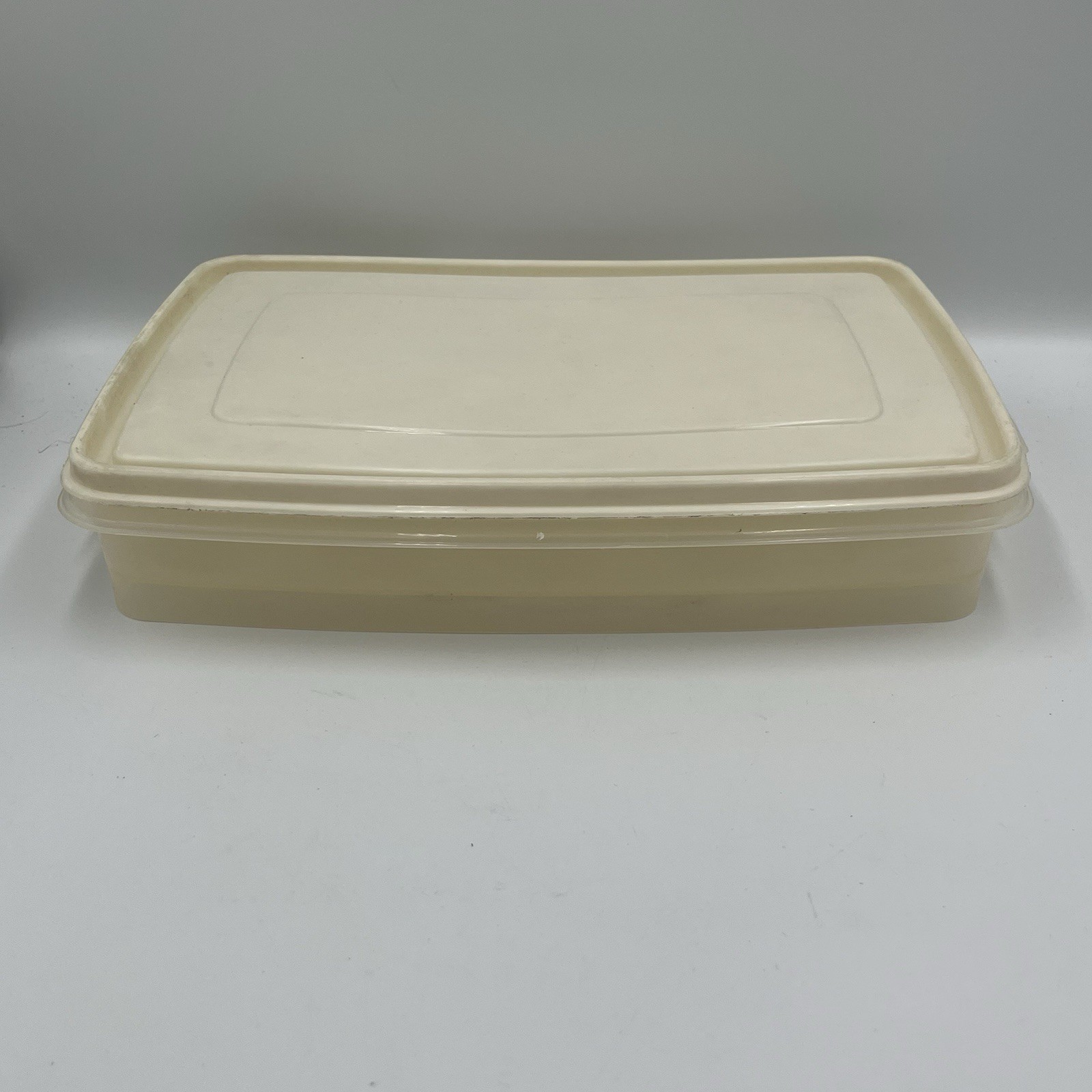 Vtg Rubbermaid Servin’ Saver 20 Deviled Egg Keeper Container Almond Lid #7