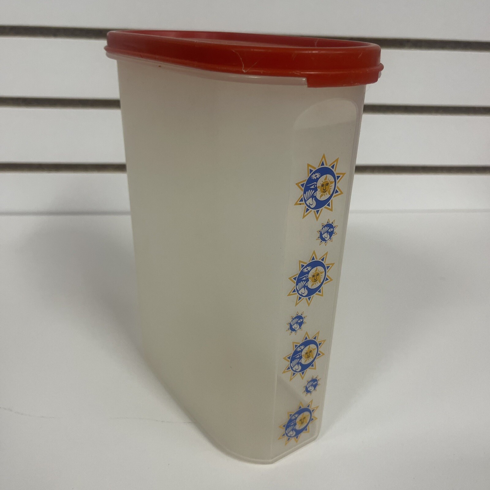 TUPPERWARE Modular Mates #1614H-2 ( OVAL 4 ) Container w Cranberry RED Lid BH