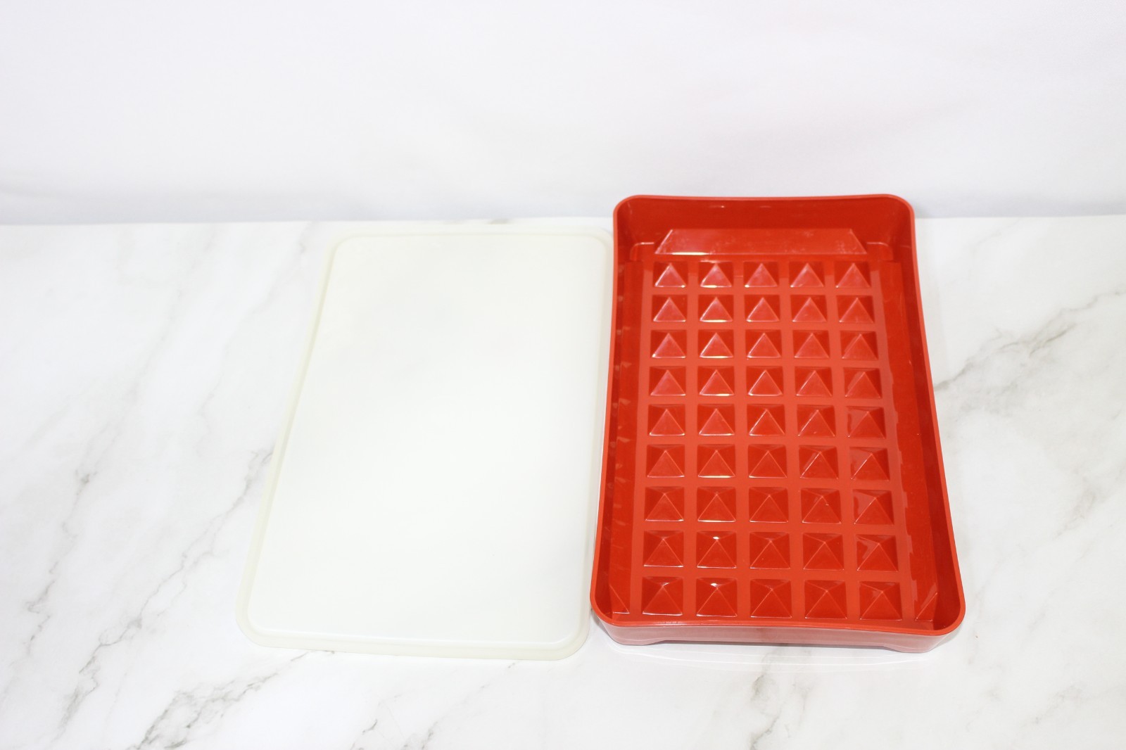 TUPPERWARE Bacon Meat Marinade Paprika Keeper Container 1292-8 With Lid 1293-7
