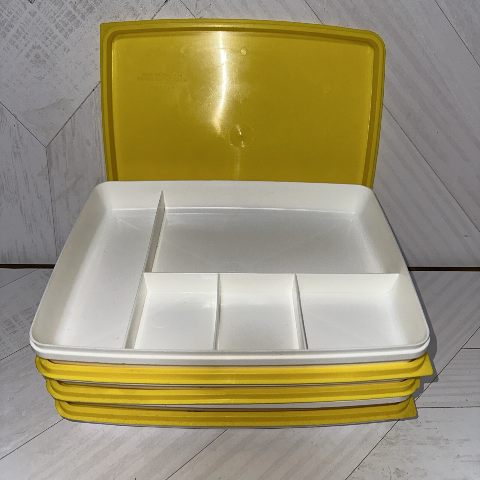 Vintage 11 3/4 x 9 Oblong White with Yellow Lid Microwavable Container 4 Pc. Set
