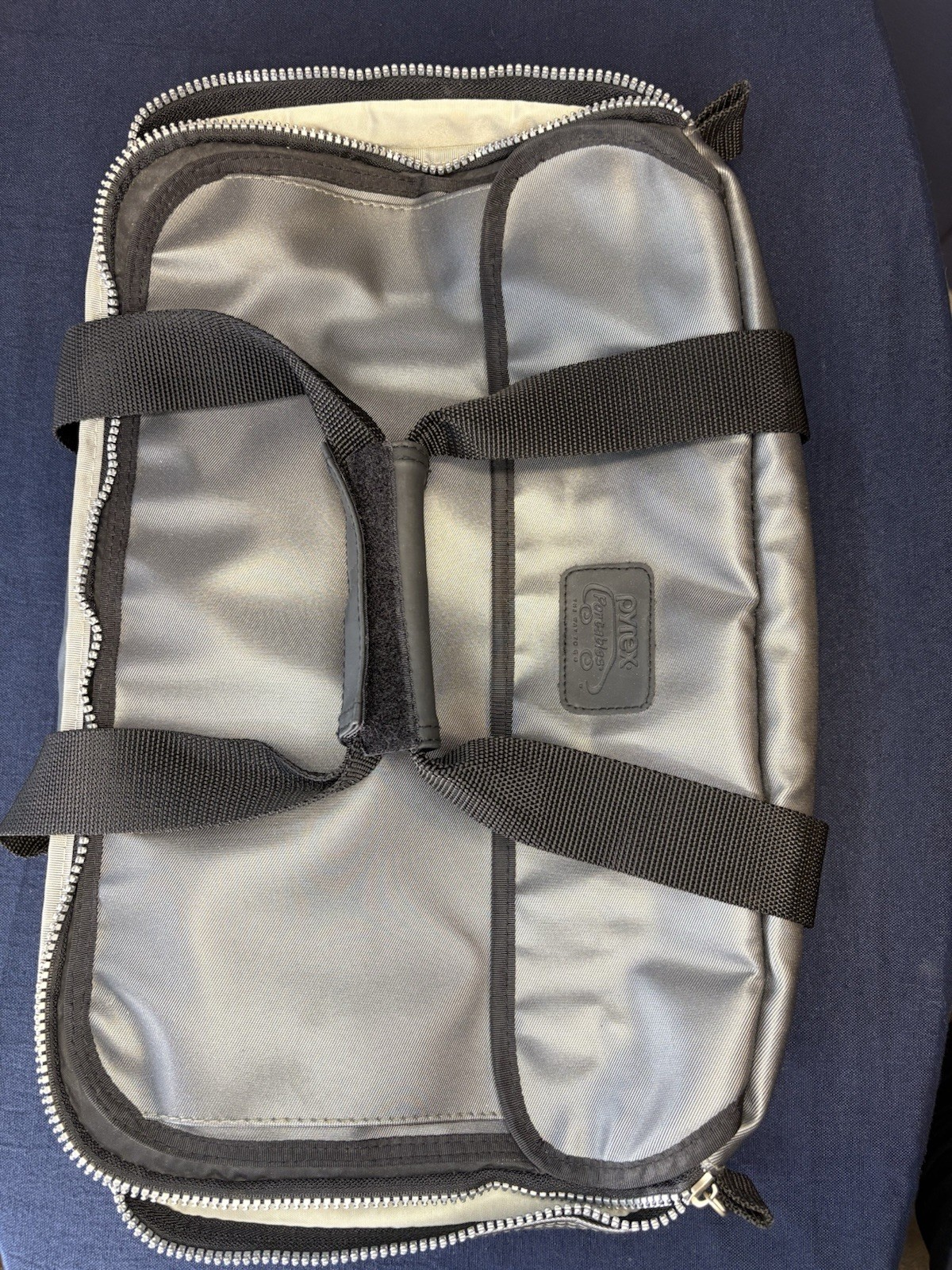 Pyrex Portables Insulated Food Carrier Bag with Insert