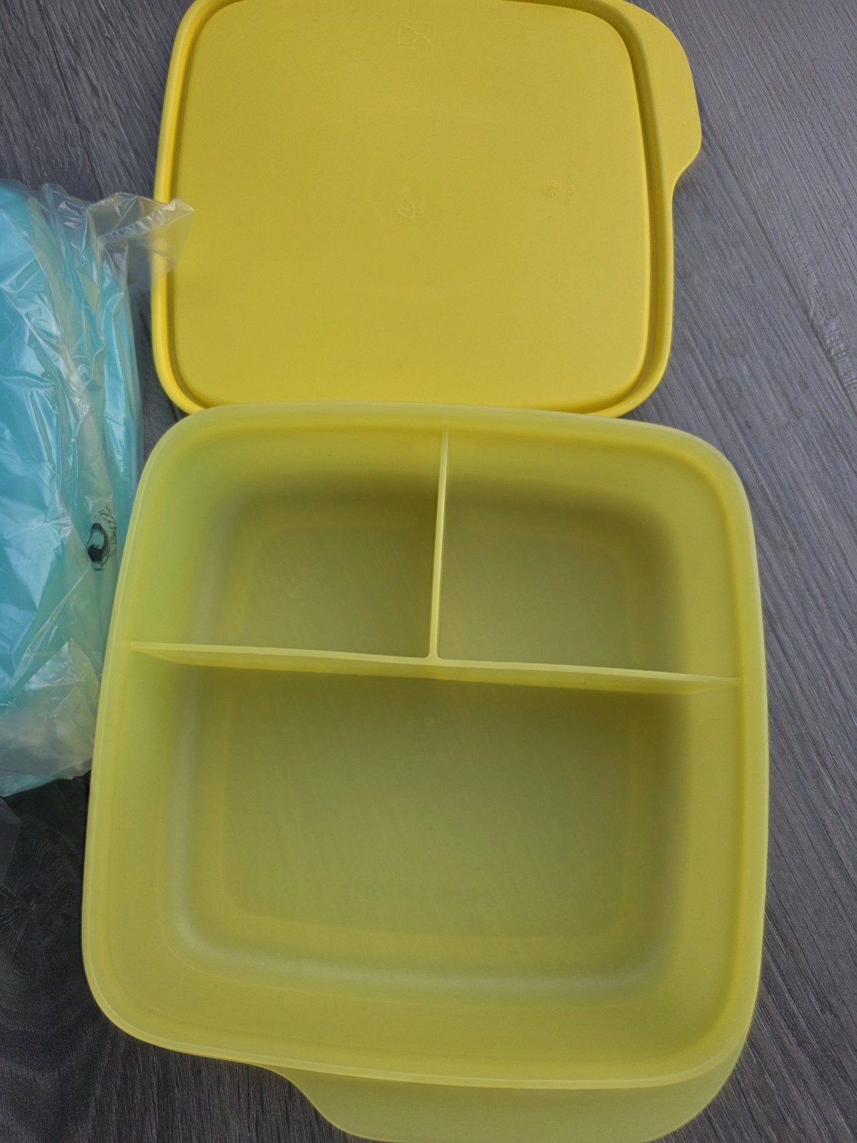 Square Plastic Food Storage Containers 2pc 400ml Snap Lids BPA Free Blue Yellow