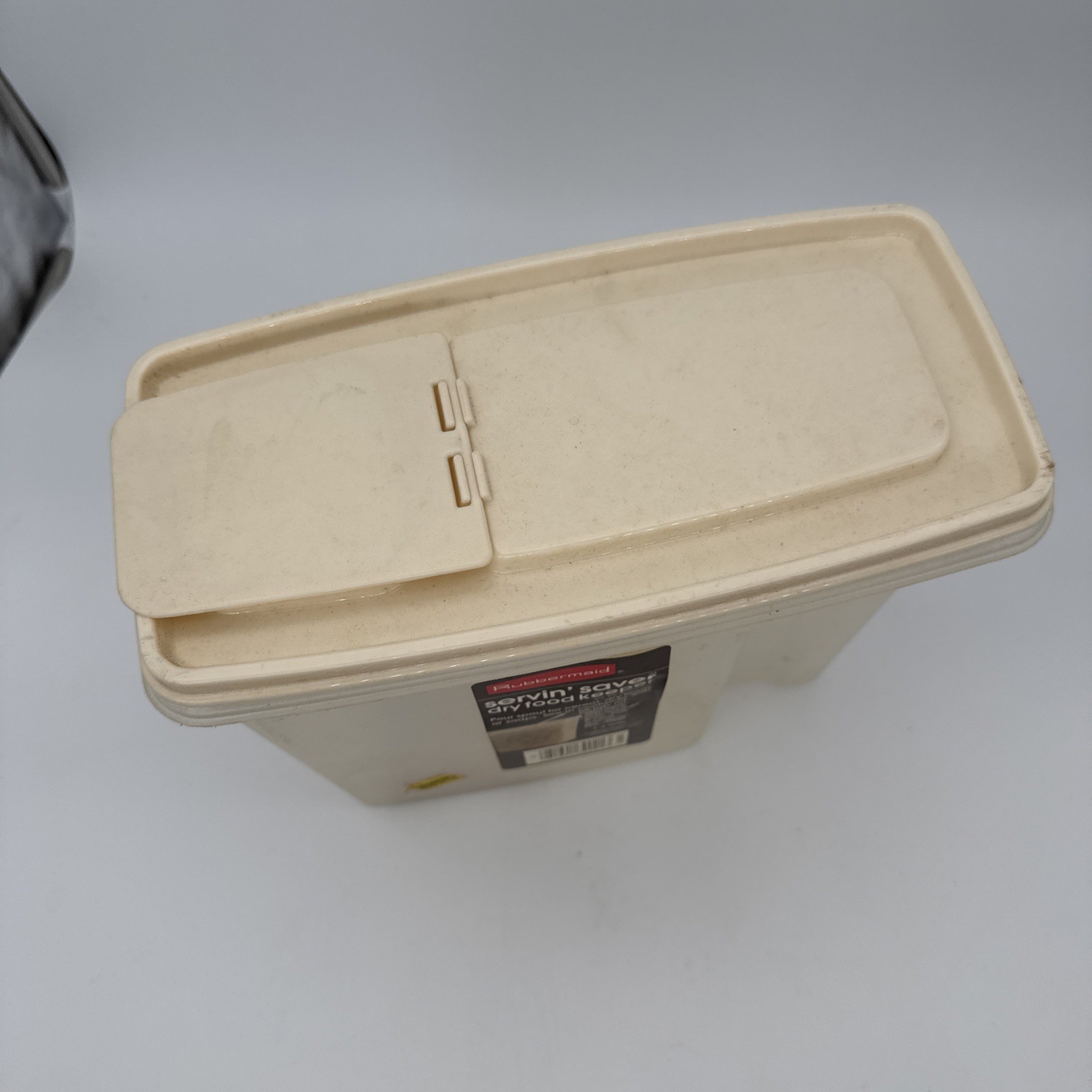 1984 Rubbermaid Cereal Storage Keeper Servin’ Saver Dry Food Container New!