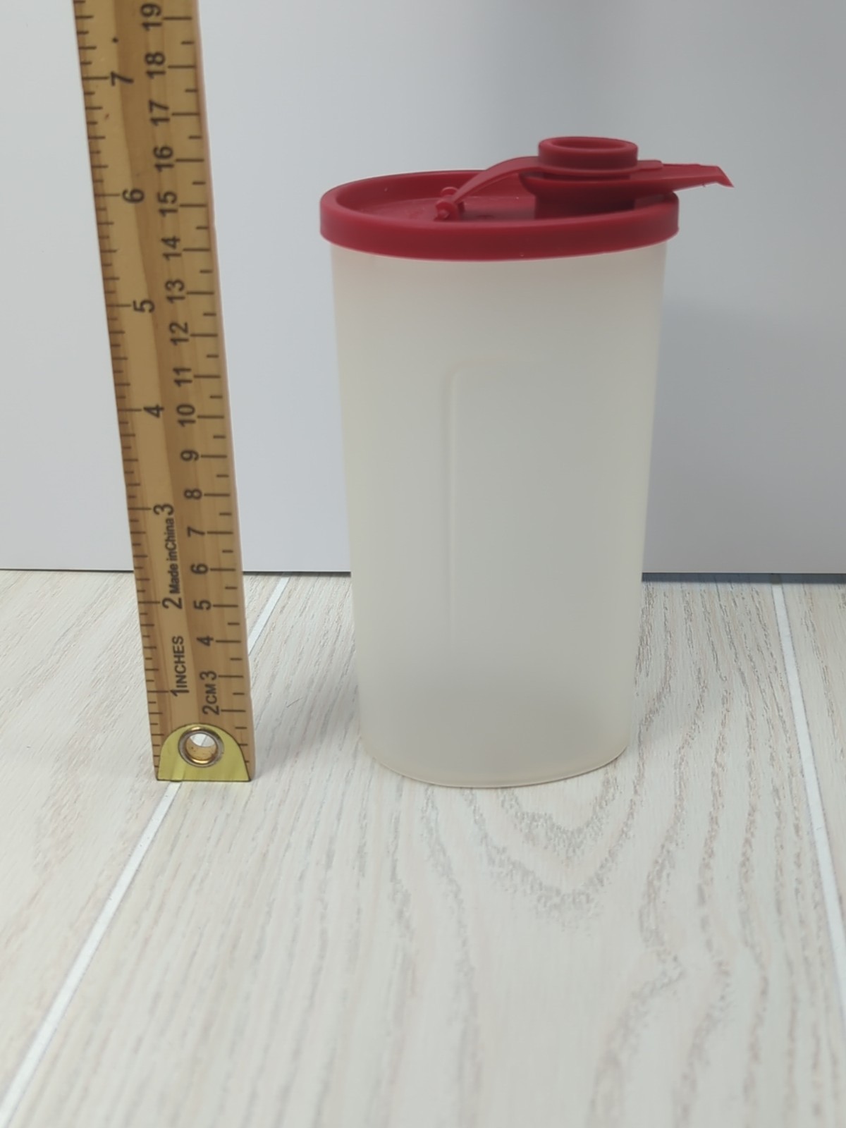 Tupperware Sweet Saver Syrup Dispenser 640-10 Red Lid pour Spout vintage