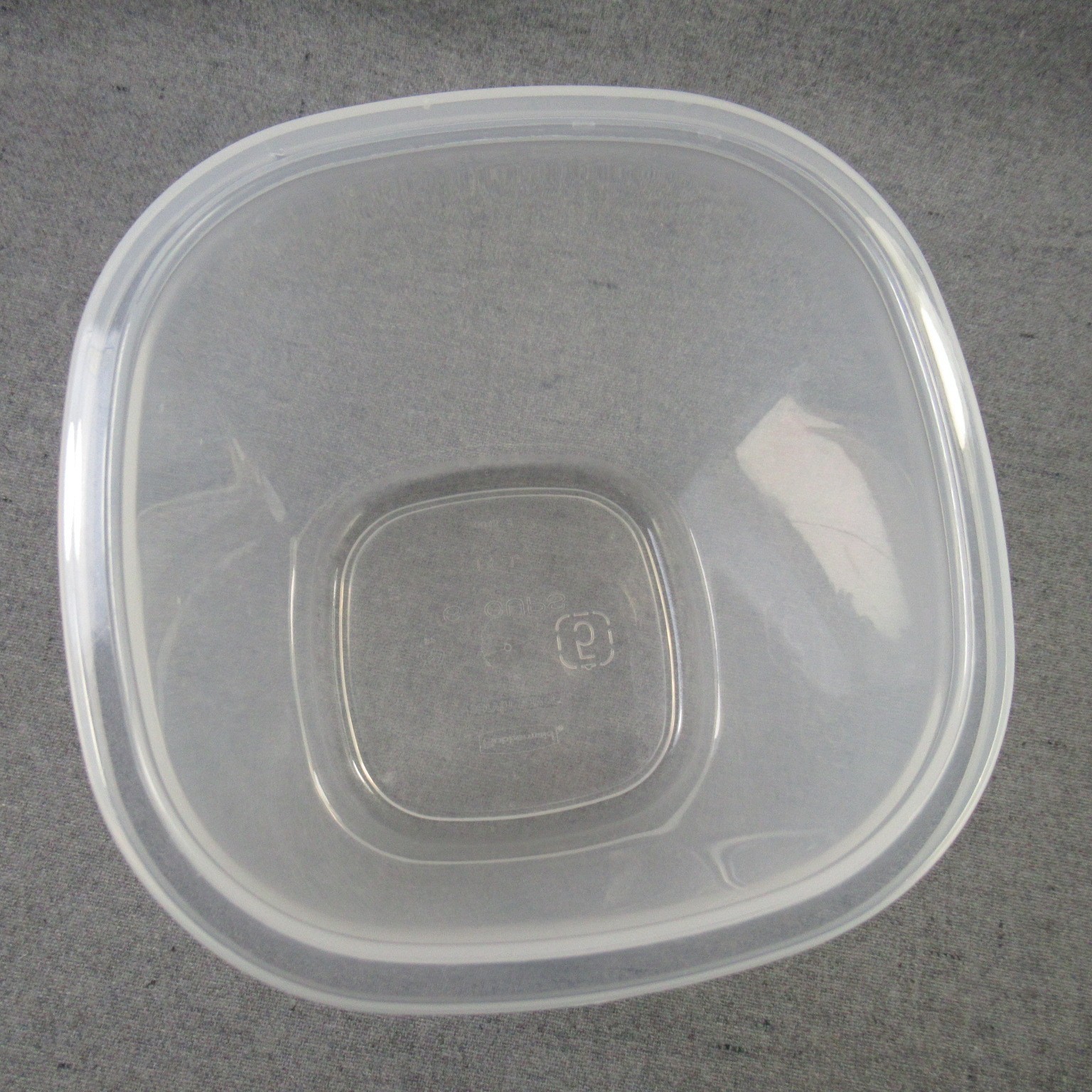 Rubbermaid Servin’ Saver Food Canister Container # 5 6 Cups White Lid