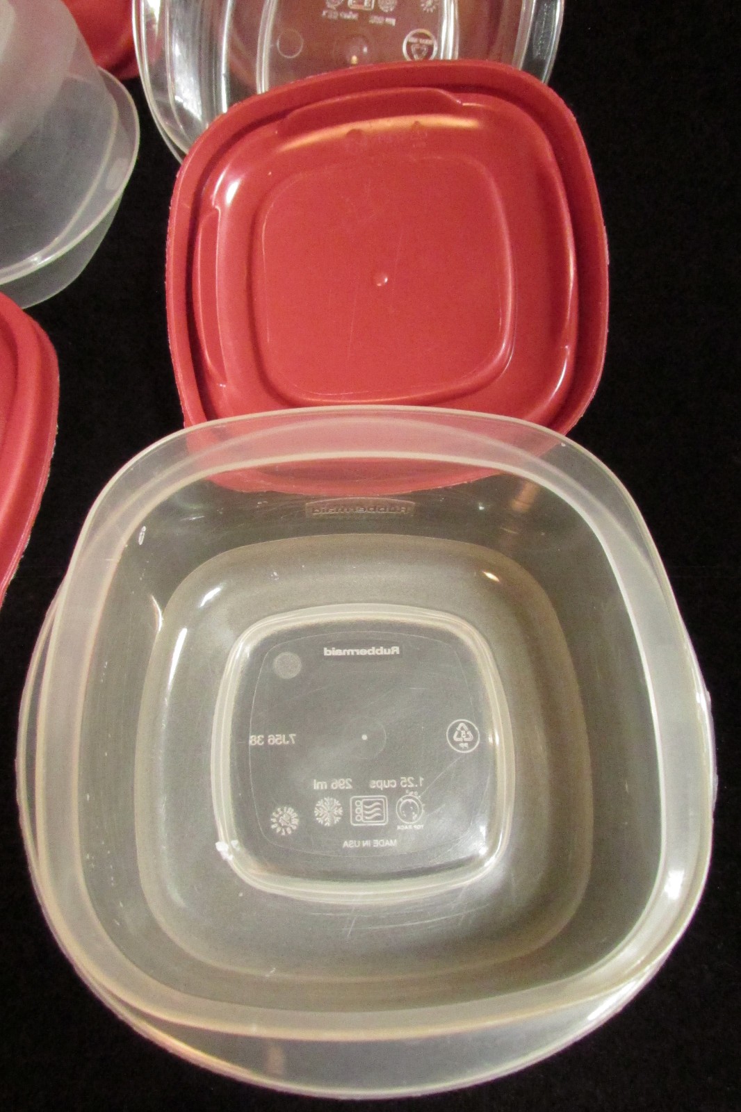 Lot Of 4 RUBBERMAID Easy Find 1.25 Cup CONTAINERS 7J56 7H74 with Red LIDS 7J58